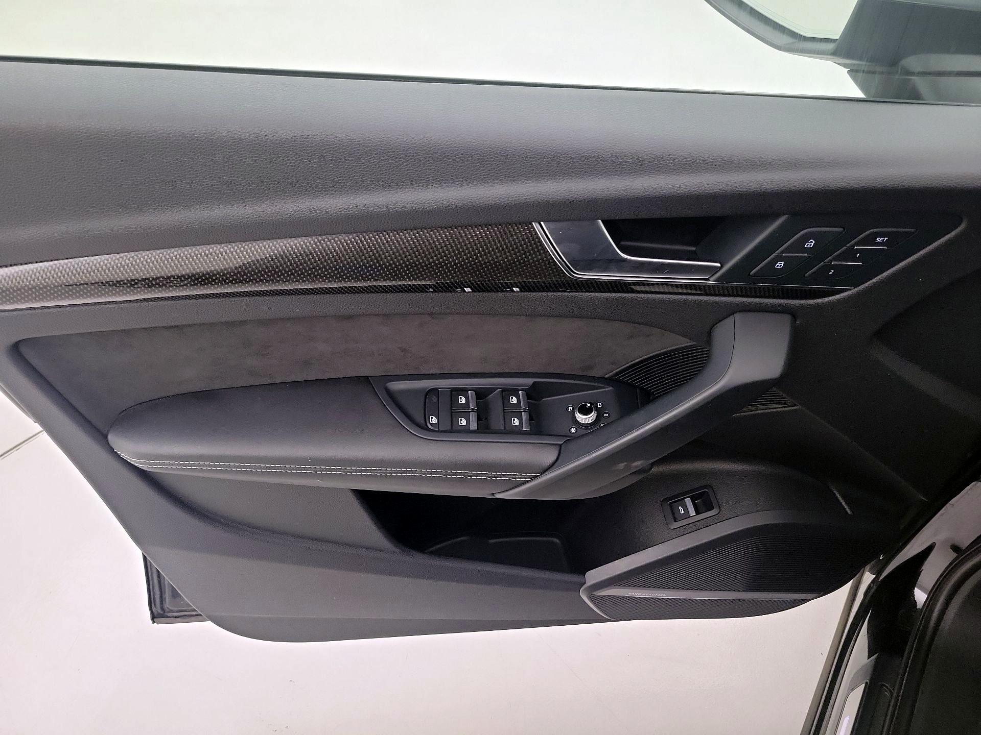 Thumbnail: 2018 Audi SQ5 - 12