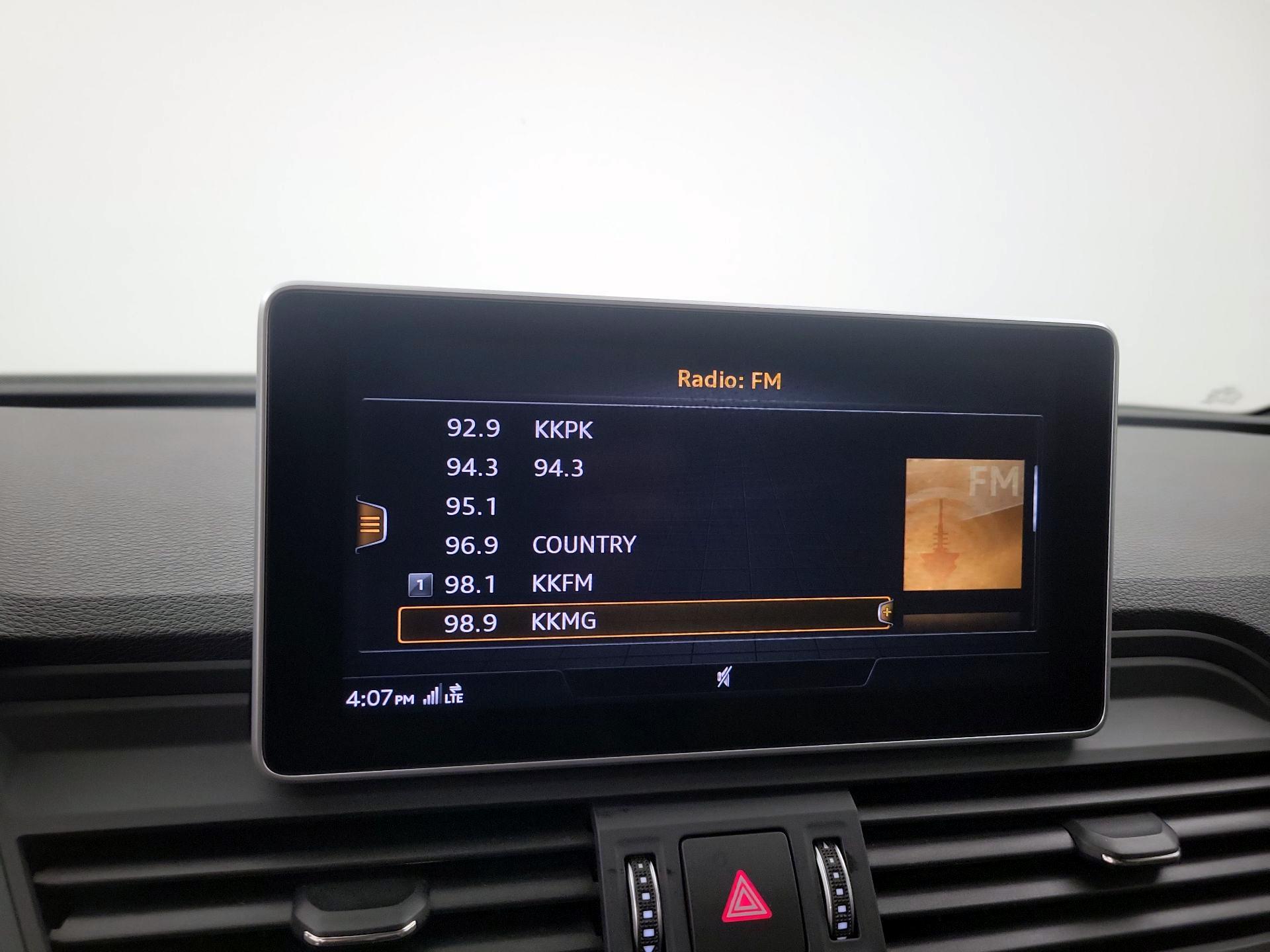 Thumbnail: 2018 Audi SQ5 - 16