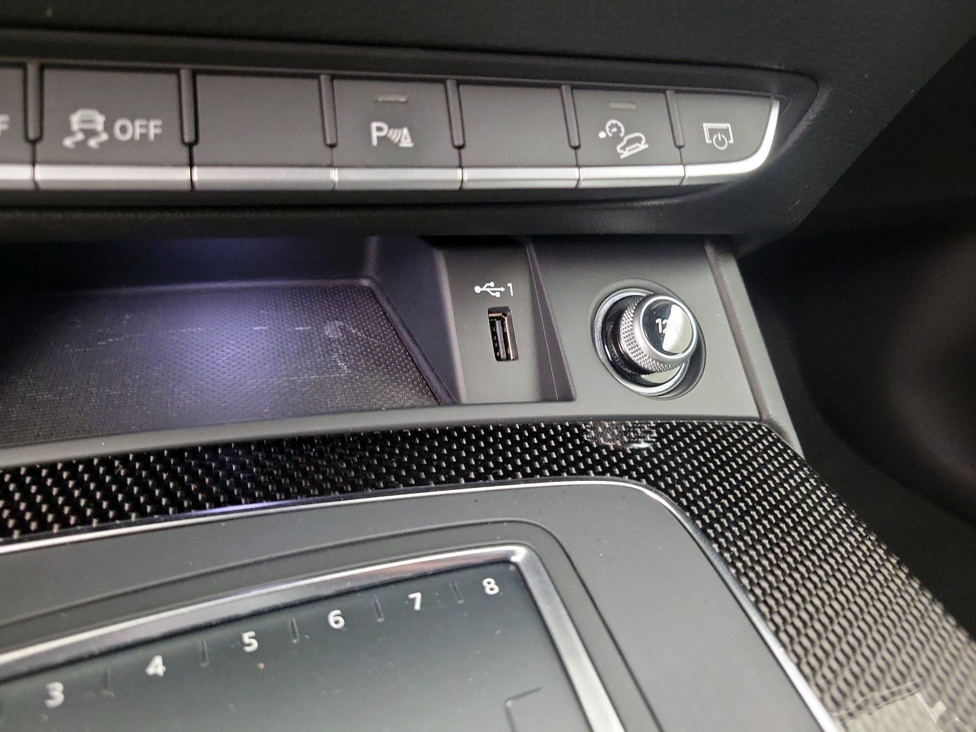 Thumbnail: 2018 Audi SQ5 - 19