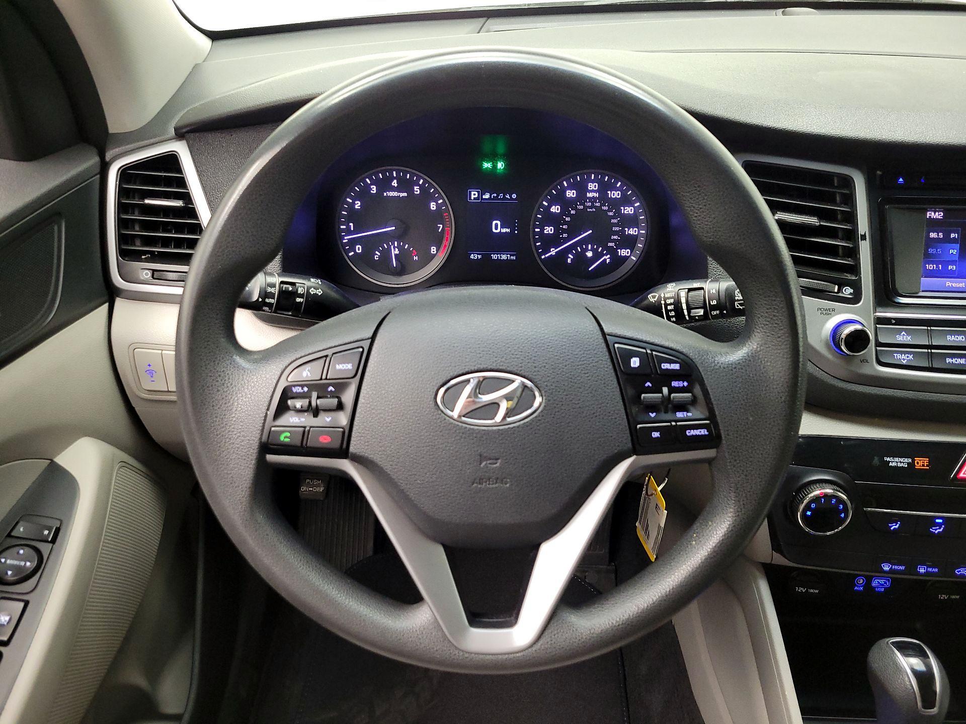 Thumbnail: 2016 Hyundai Tucson - 10