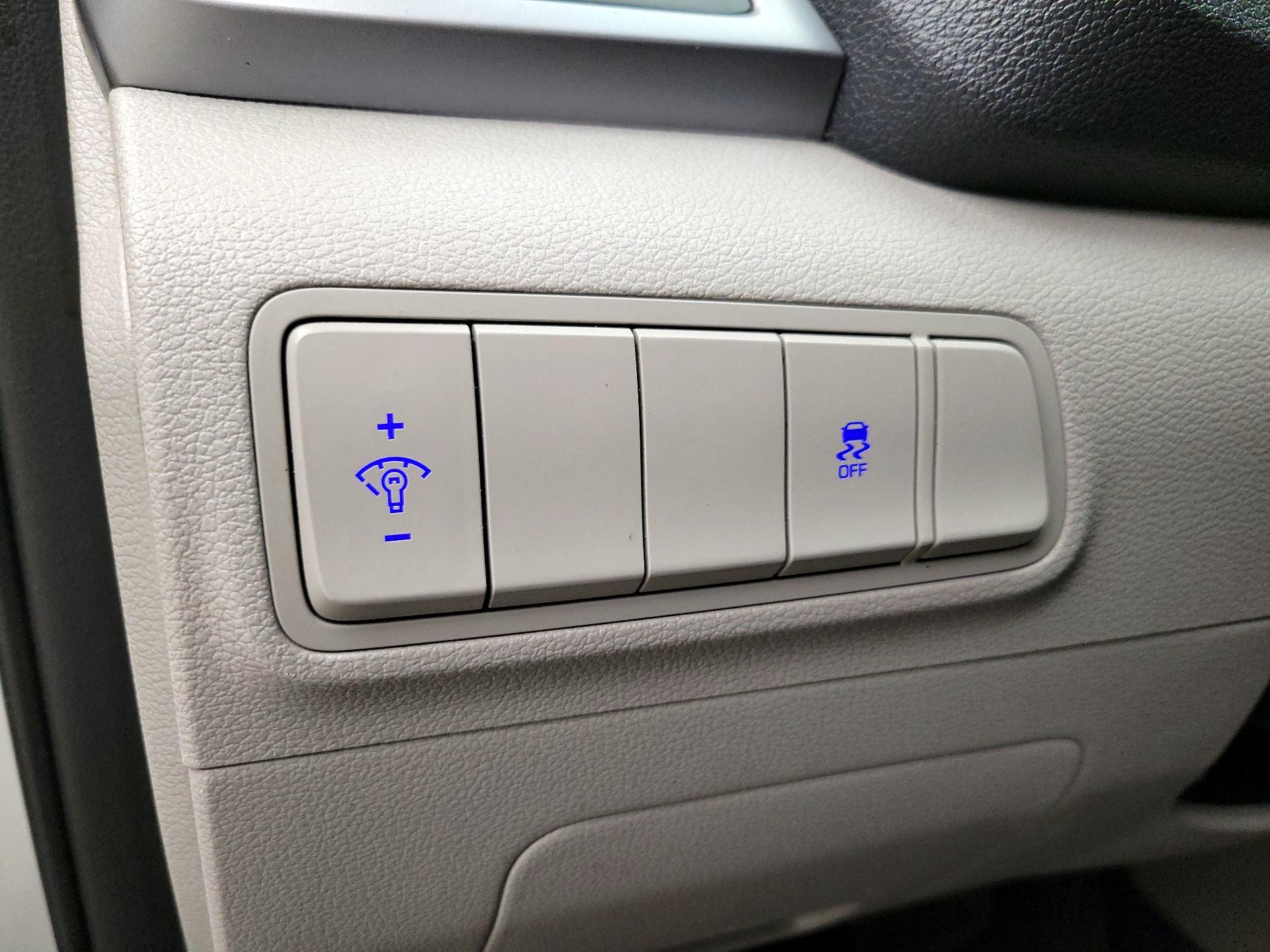 Thumbnail: 2016 Hyundai Tucson - 13