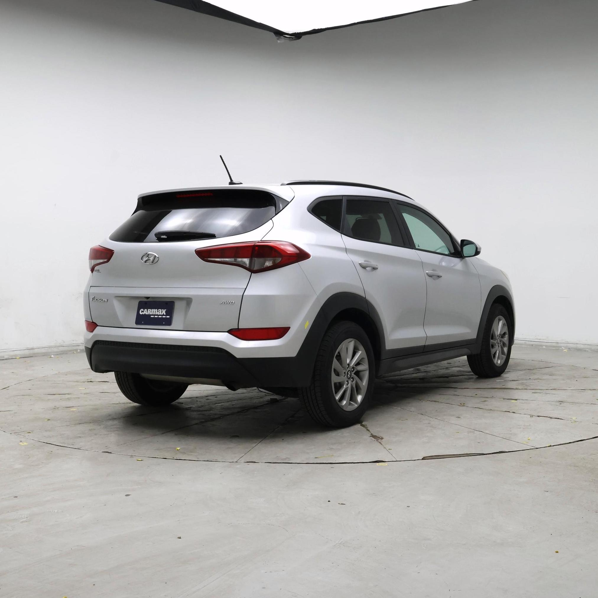 Thumbnail: 2016 Hyundai Tucson - 8