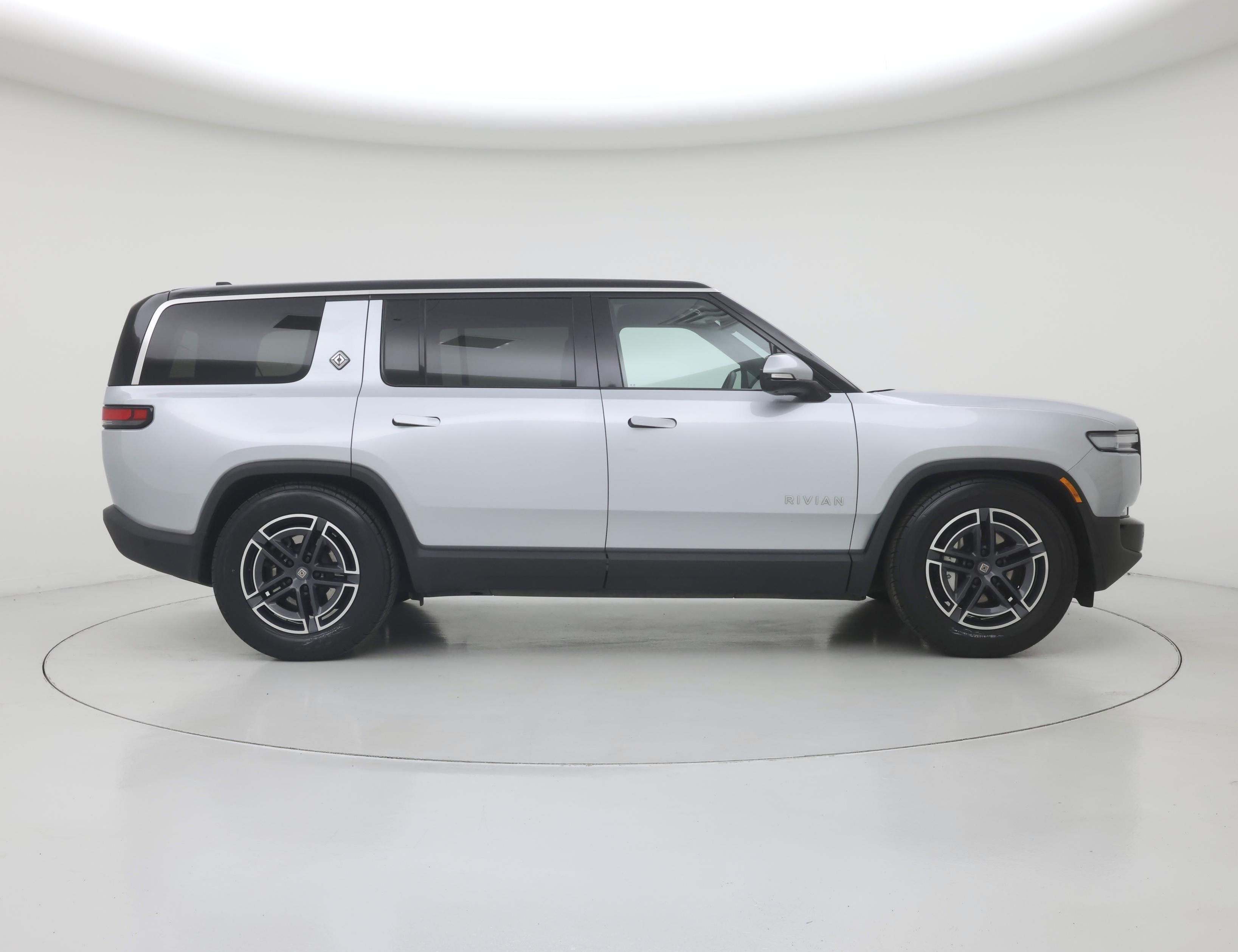 Thumbnail: 2025 Rivian R1S - 7