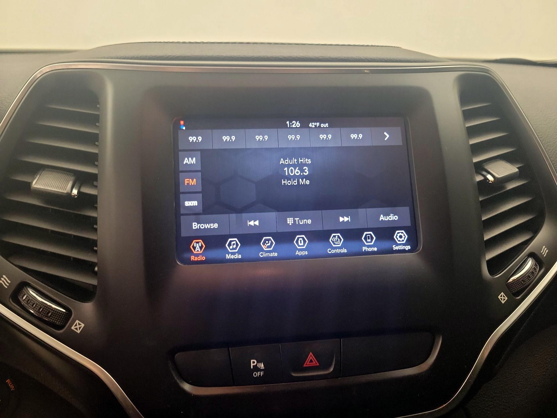 Thumbnail: 2019 Jeep Cherokee - 15