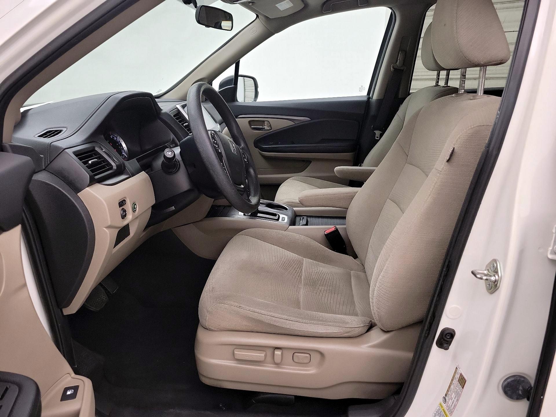 Thumbnail: 2016 Honda Pilot - 11