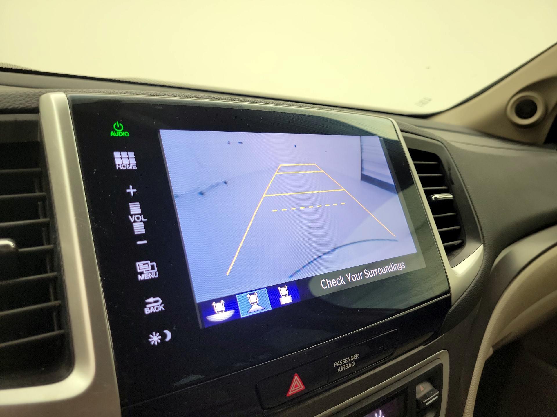 Thumbnail: 2016 Honda Pilot - 14