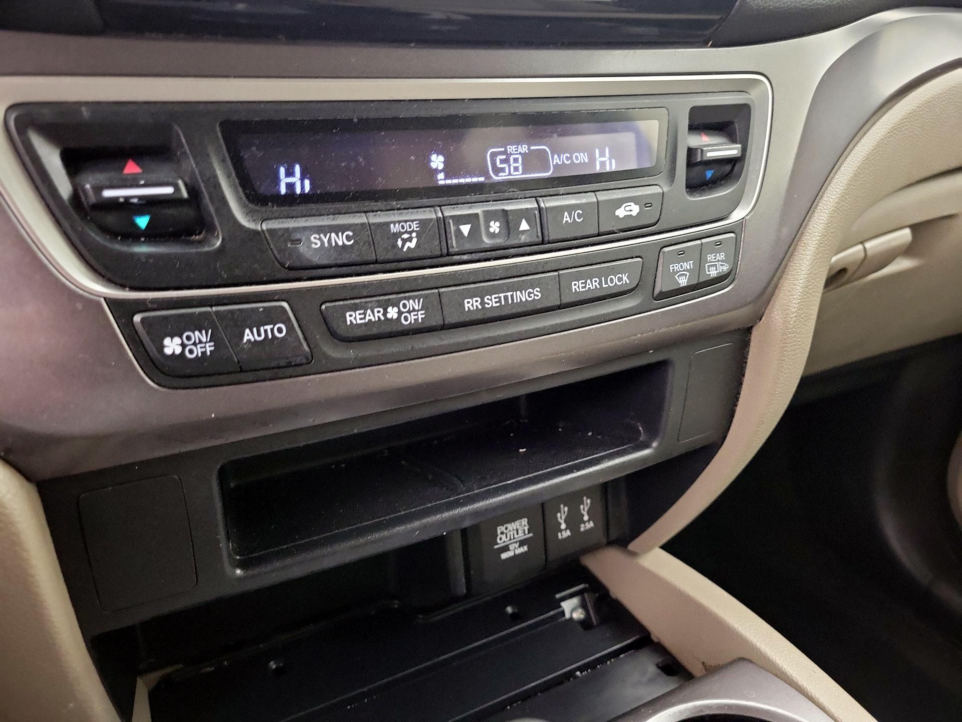 Thumbnail: 2016 Honda Pilot - 16