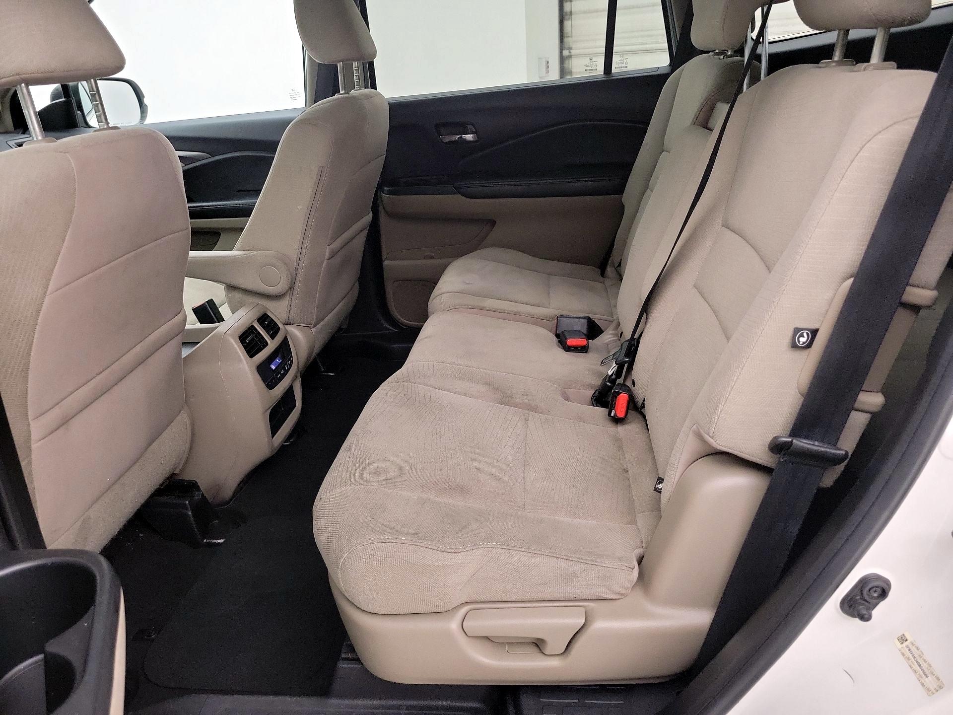 Thumbnail: 2016 Honda Pilot - 19