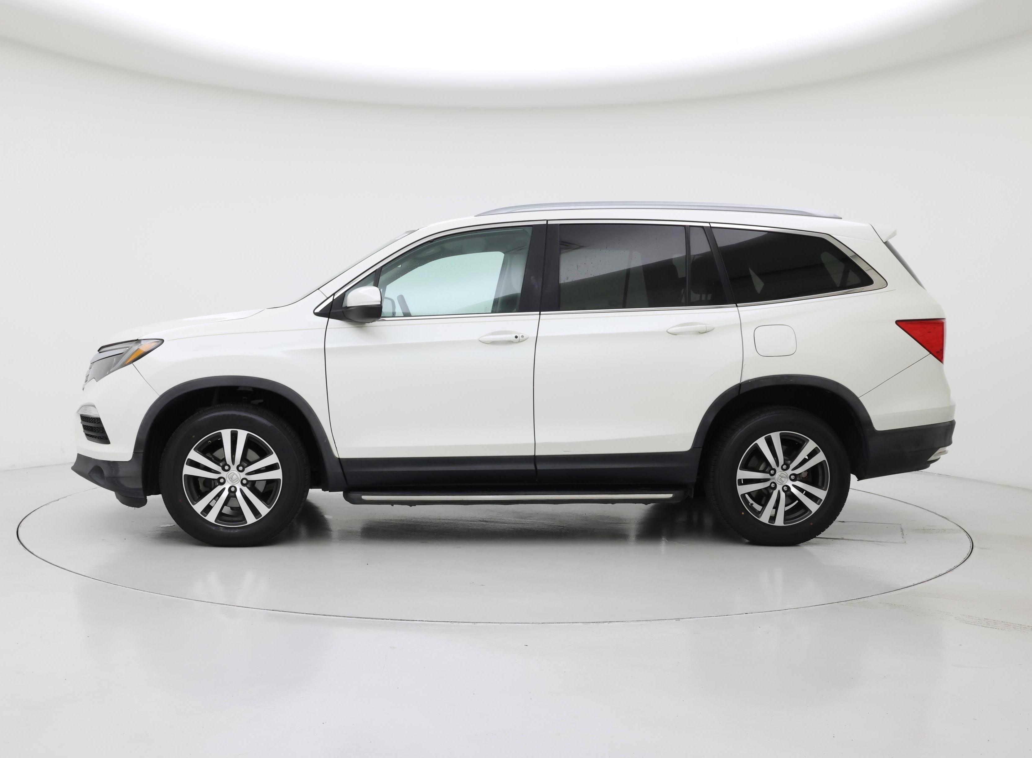 Thumbnail: 2016 Honda Pilot - 3