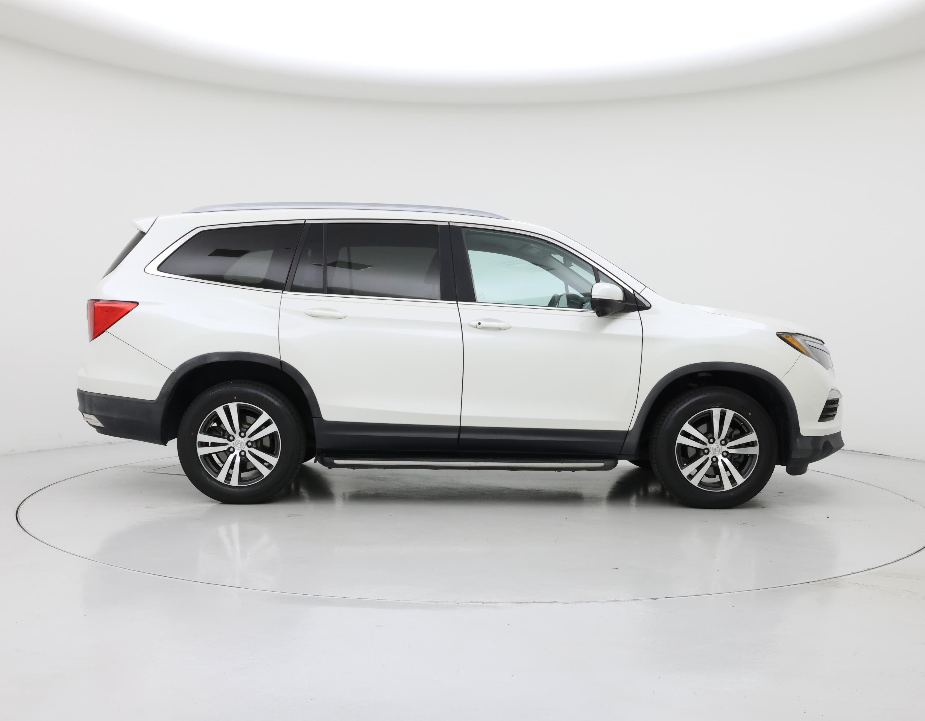 Thumbnail: 2016 Honda Pilot - 7
