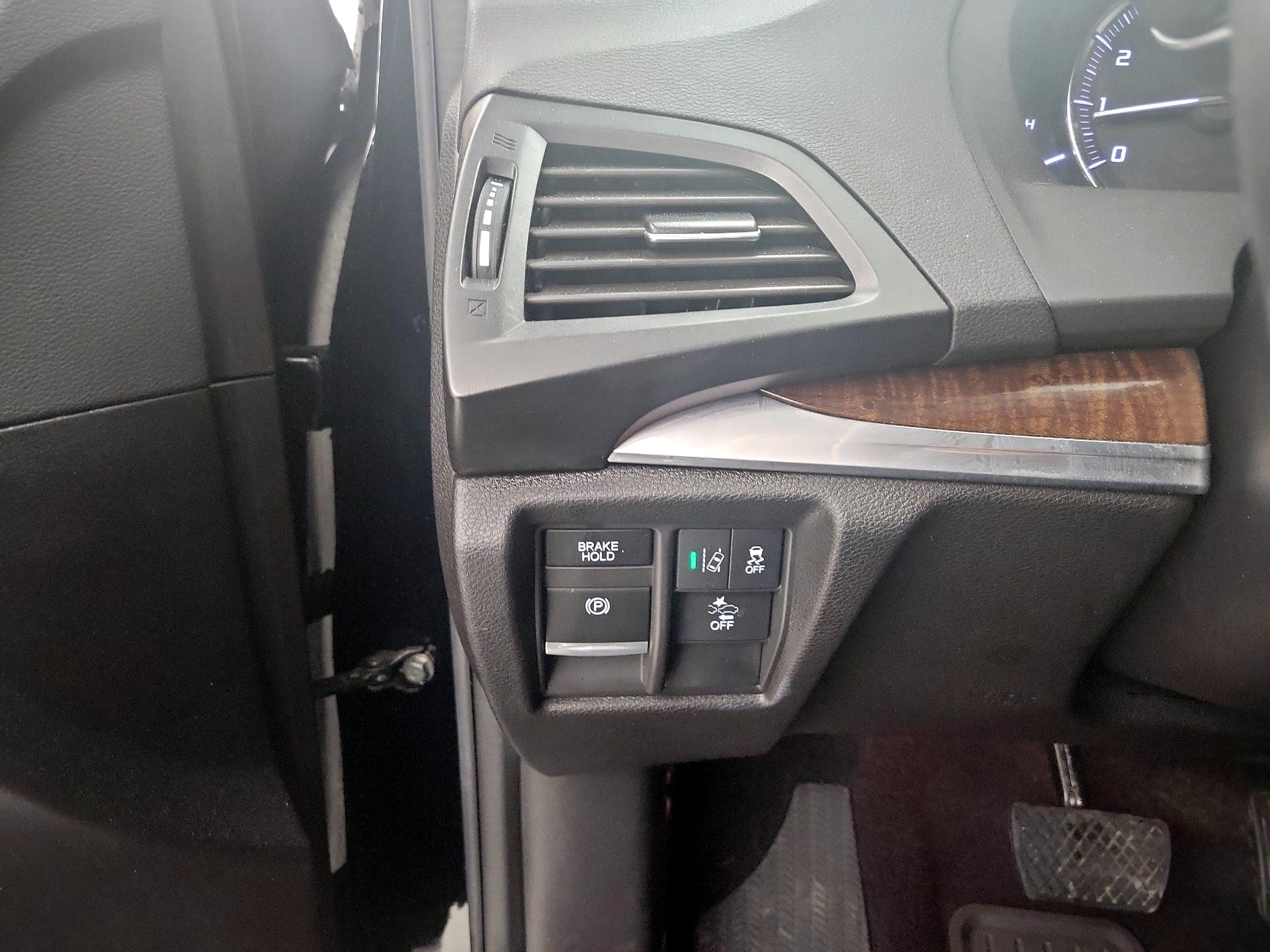 Thumbnail: 2020 Acura MDX - 13