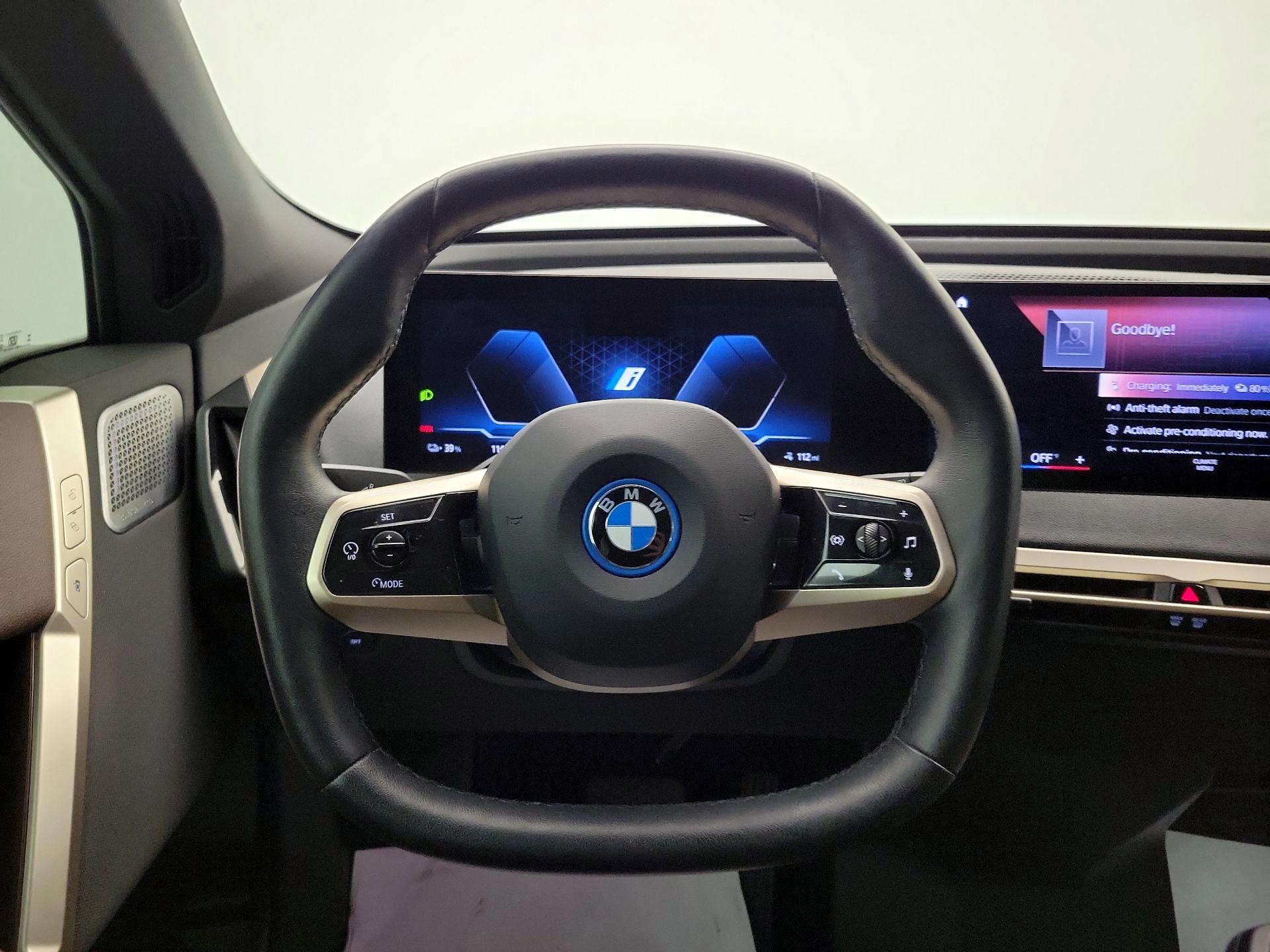 Thumbnail: 2022 BMW iX - 10