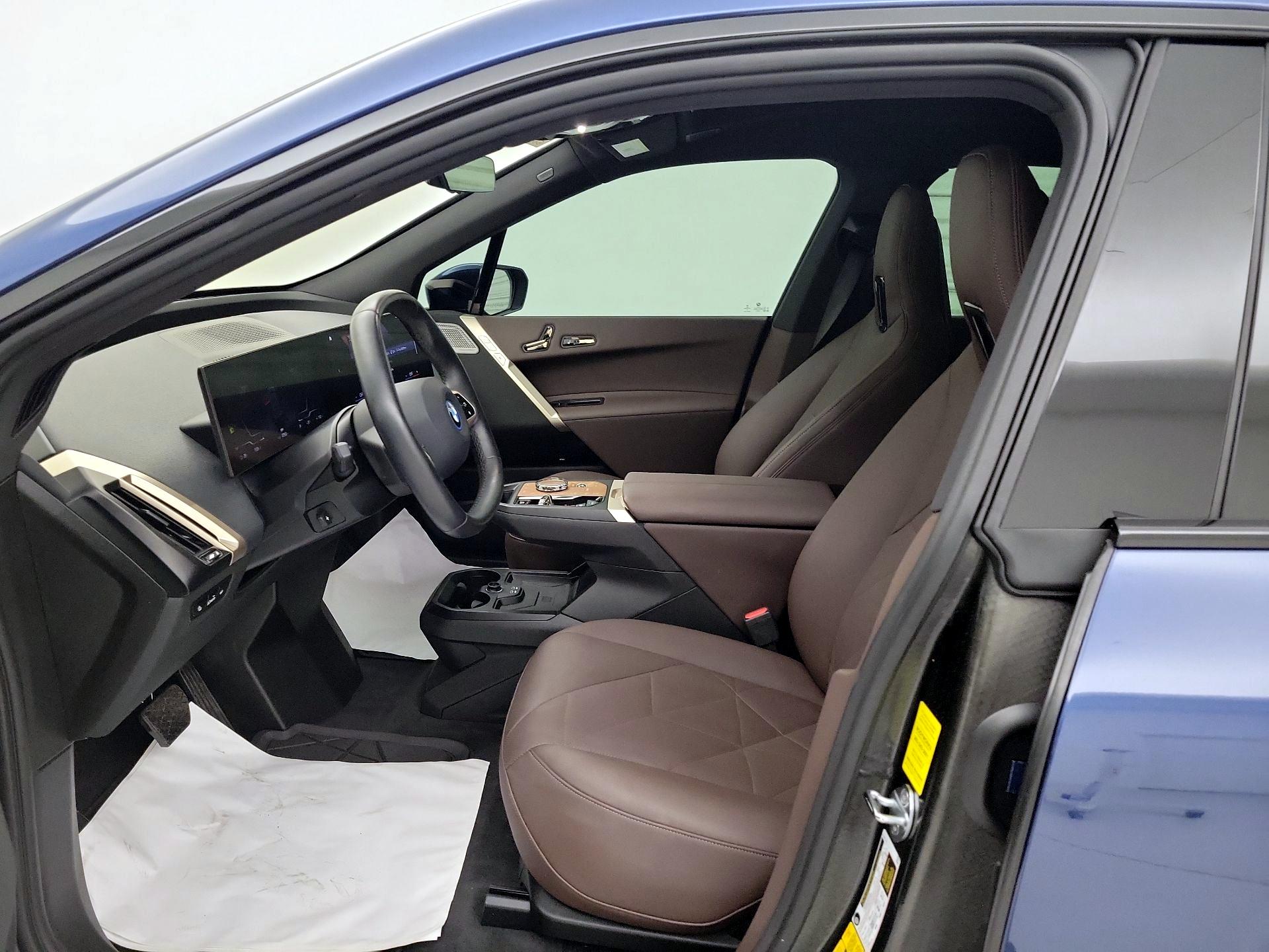 Thumbnail: 2022 BMW iX - 11