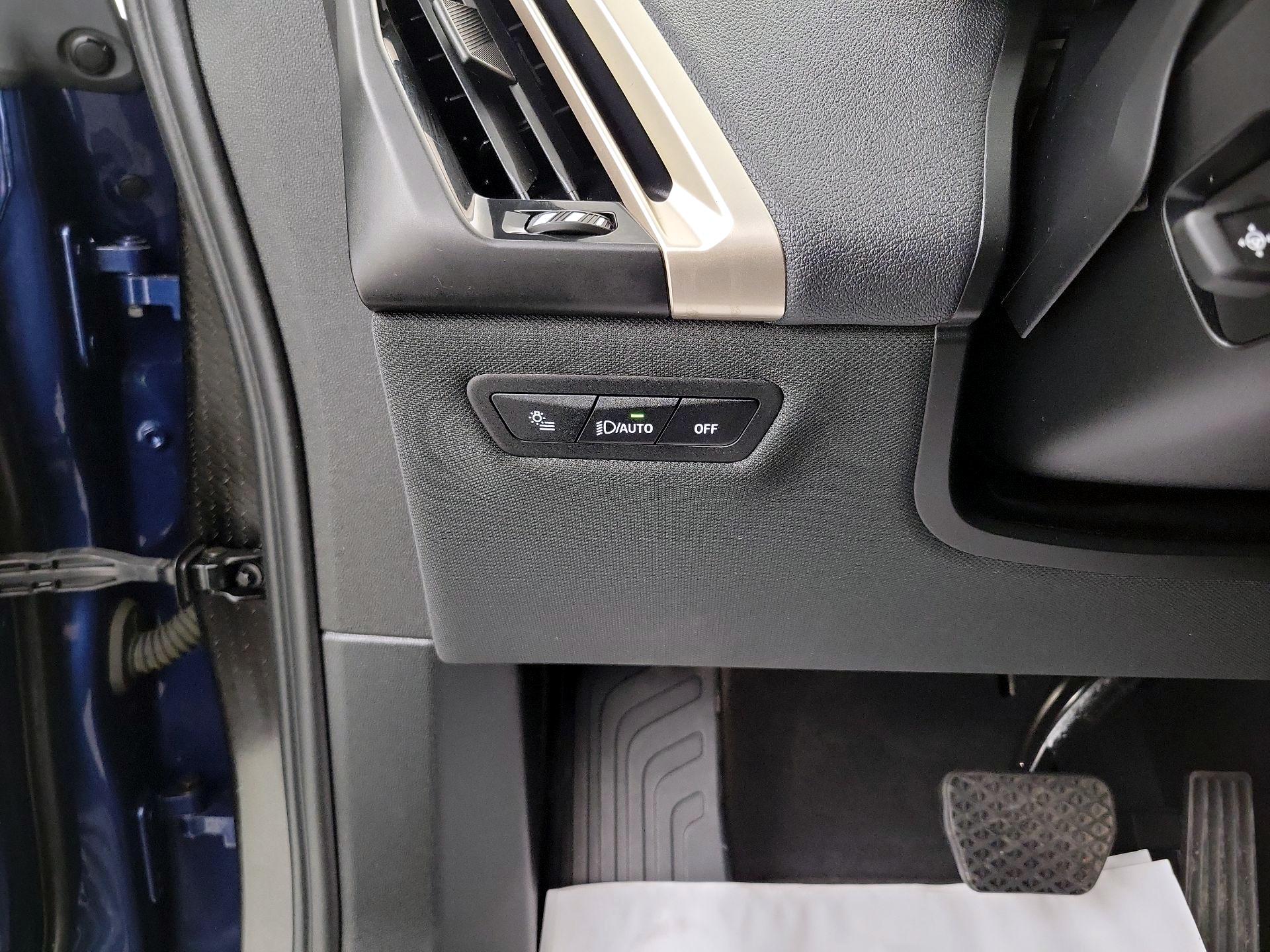 Thumbnail: 2022 BMW iX - 13