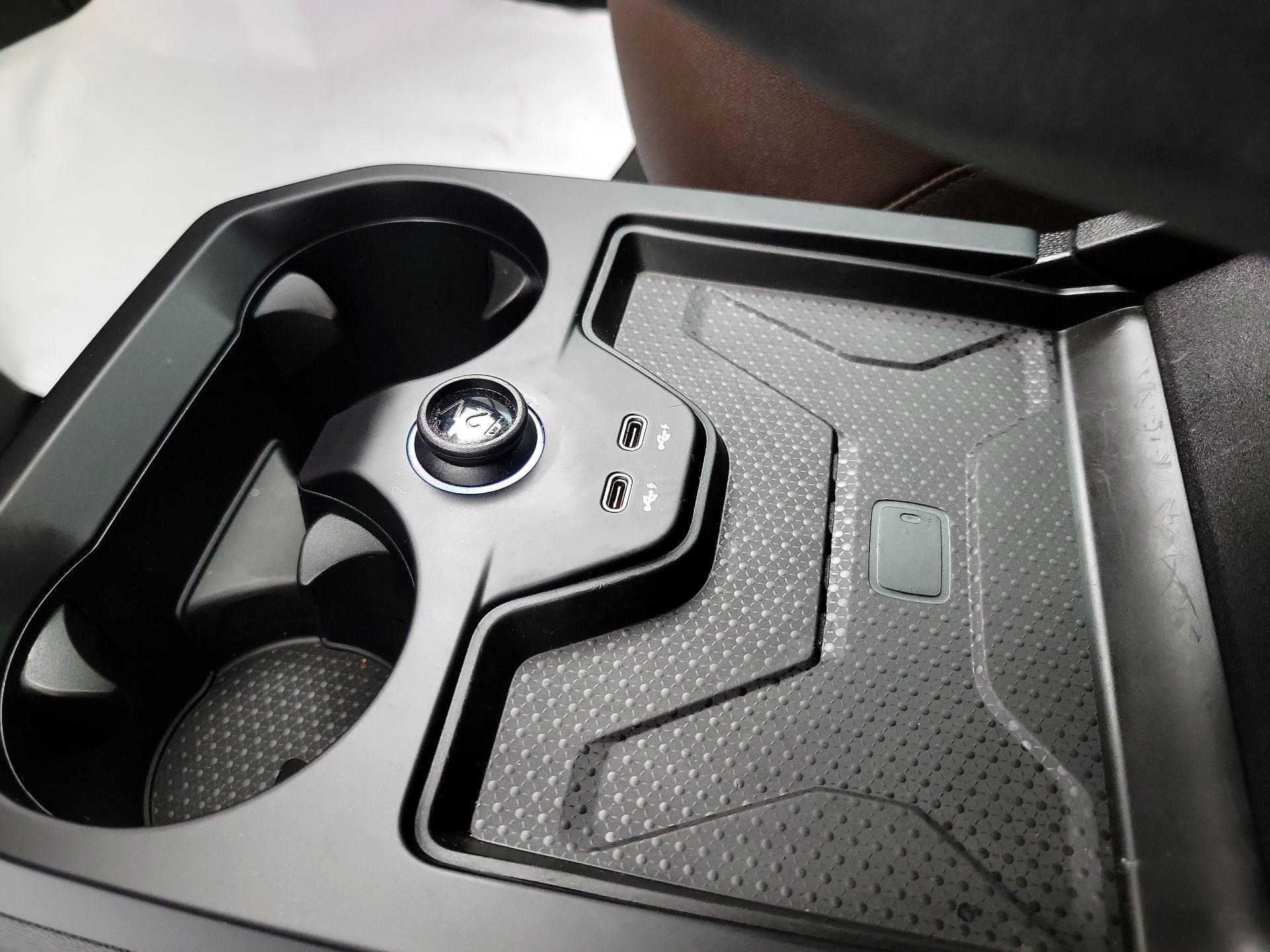 Thumbnail: 2022 BMW iX - 19