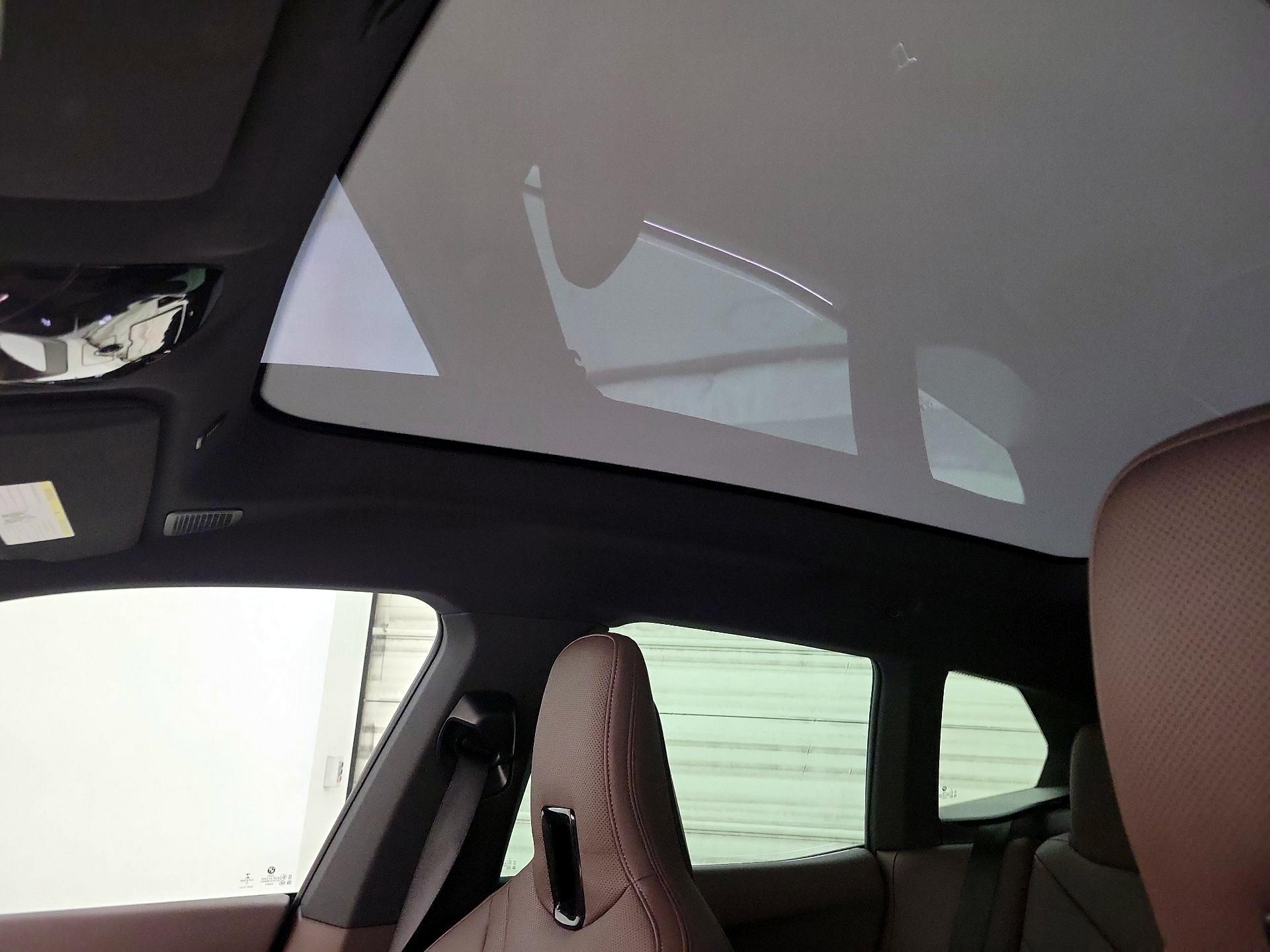 Thumbnail: 2022 BMW iX - 20