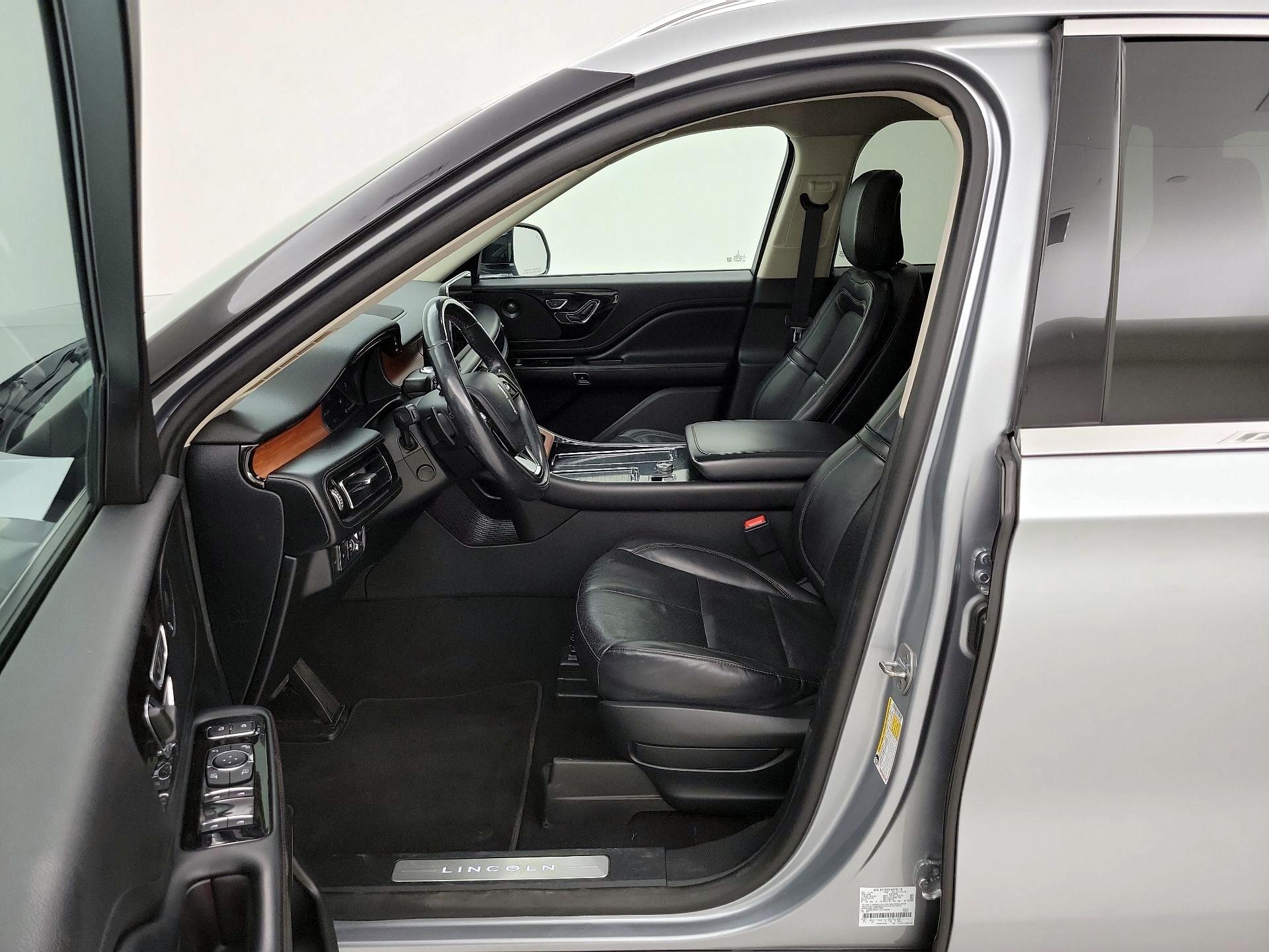 Thumbnail: 2020 Lincoln Aviator - 11