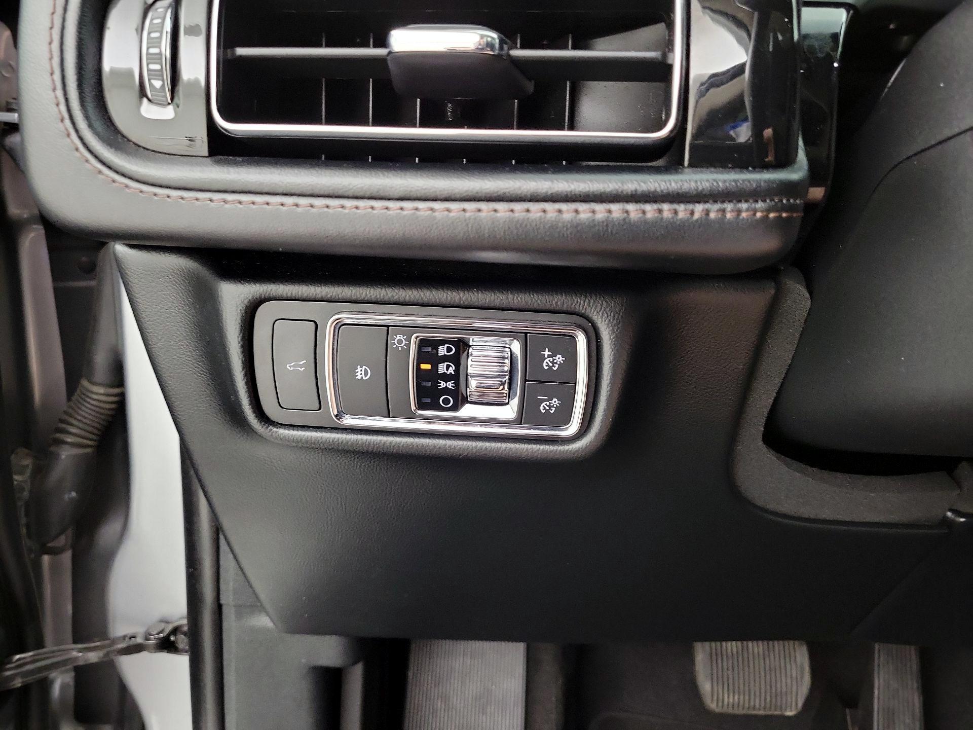 Thumbnail: 2020 Lincoln Aviator - 13