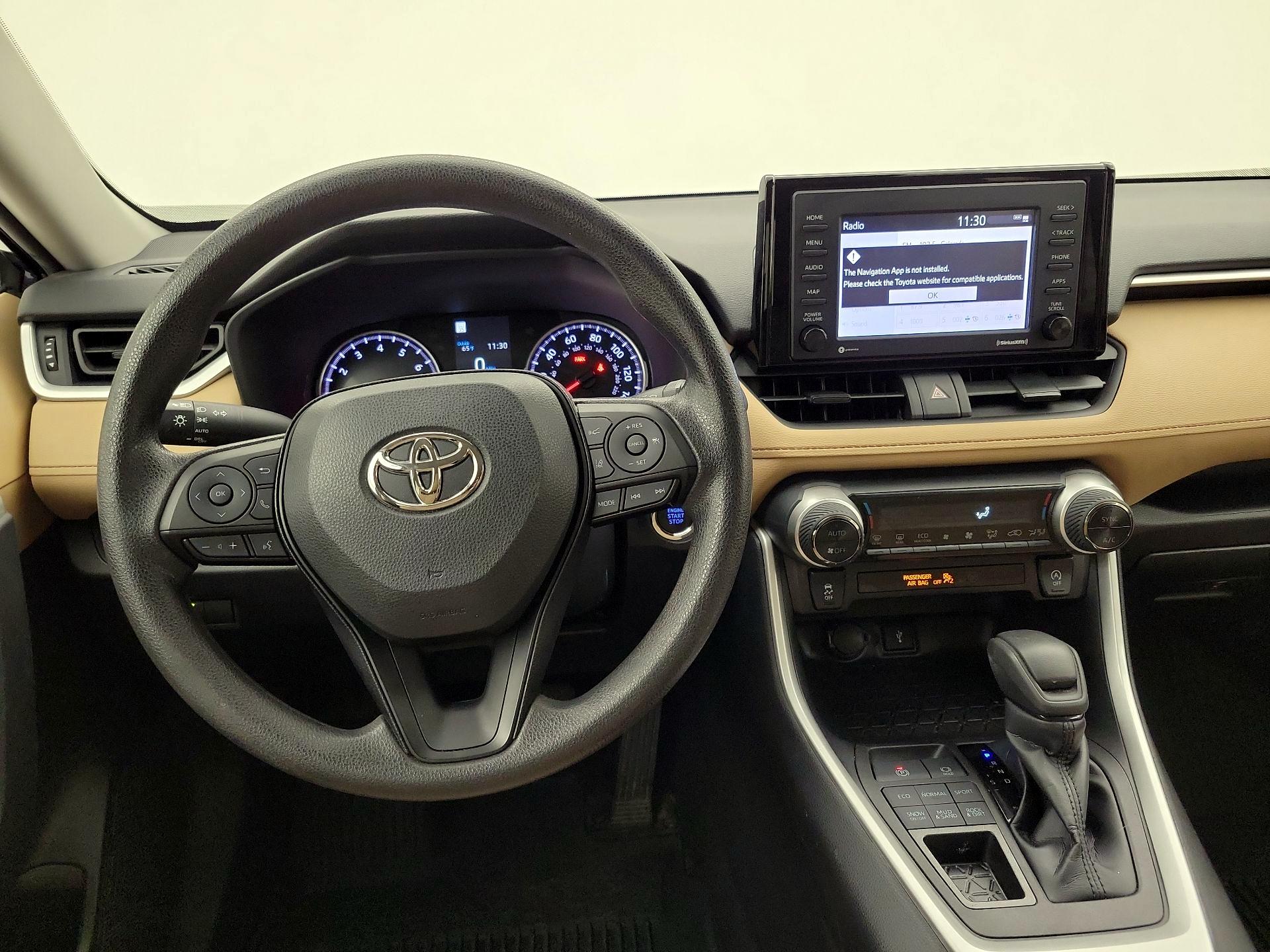 Thumbnail: 2022 Toyota RAV4 - 10