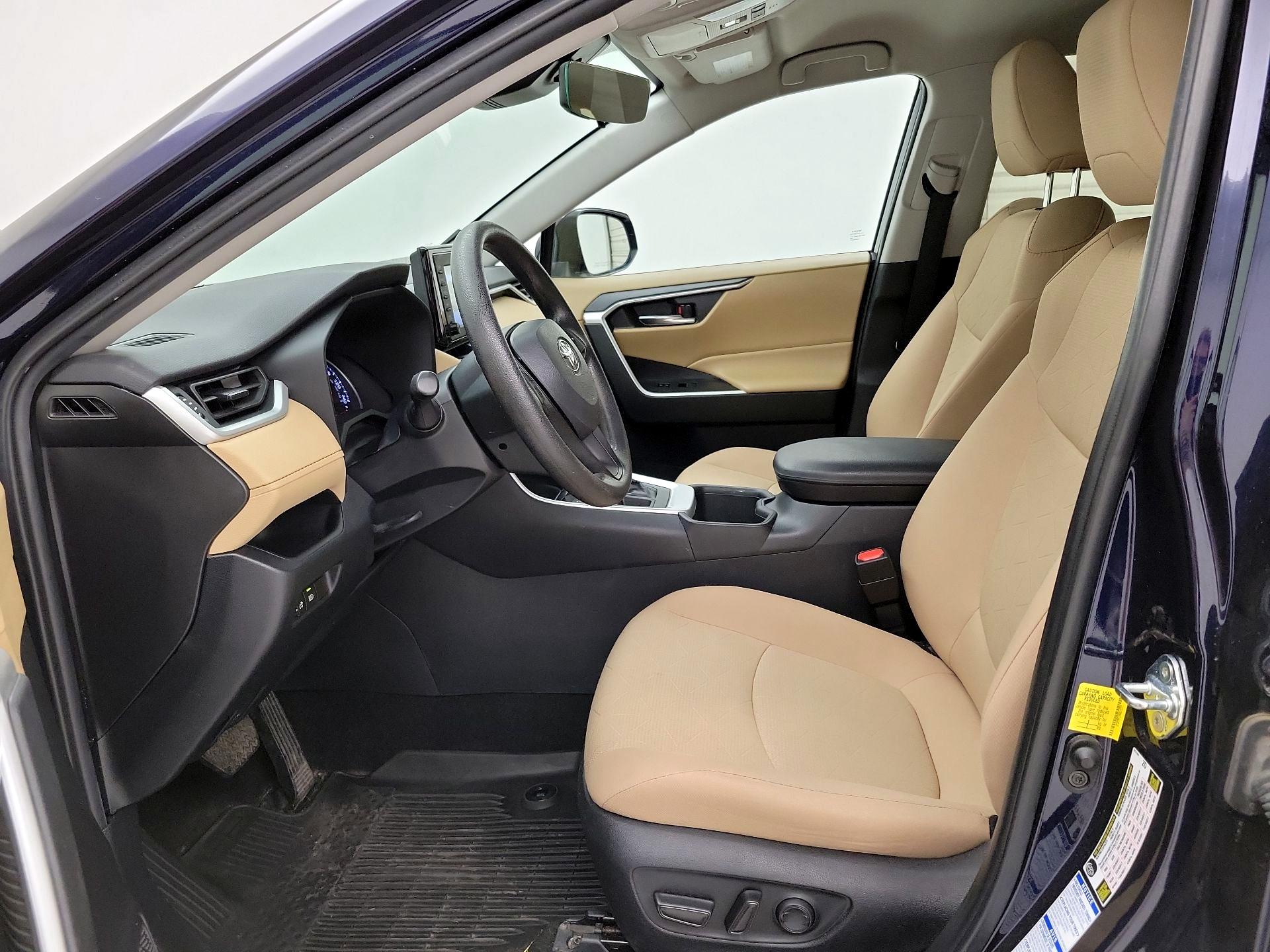 Thumbnail: 2022 Toyota RAV4 - 11