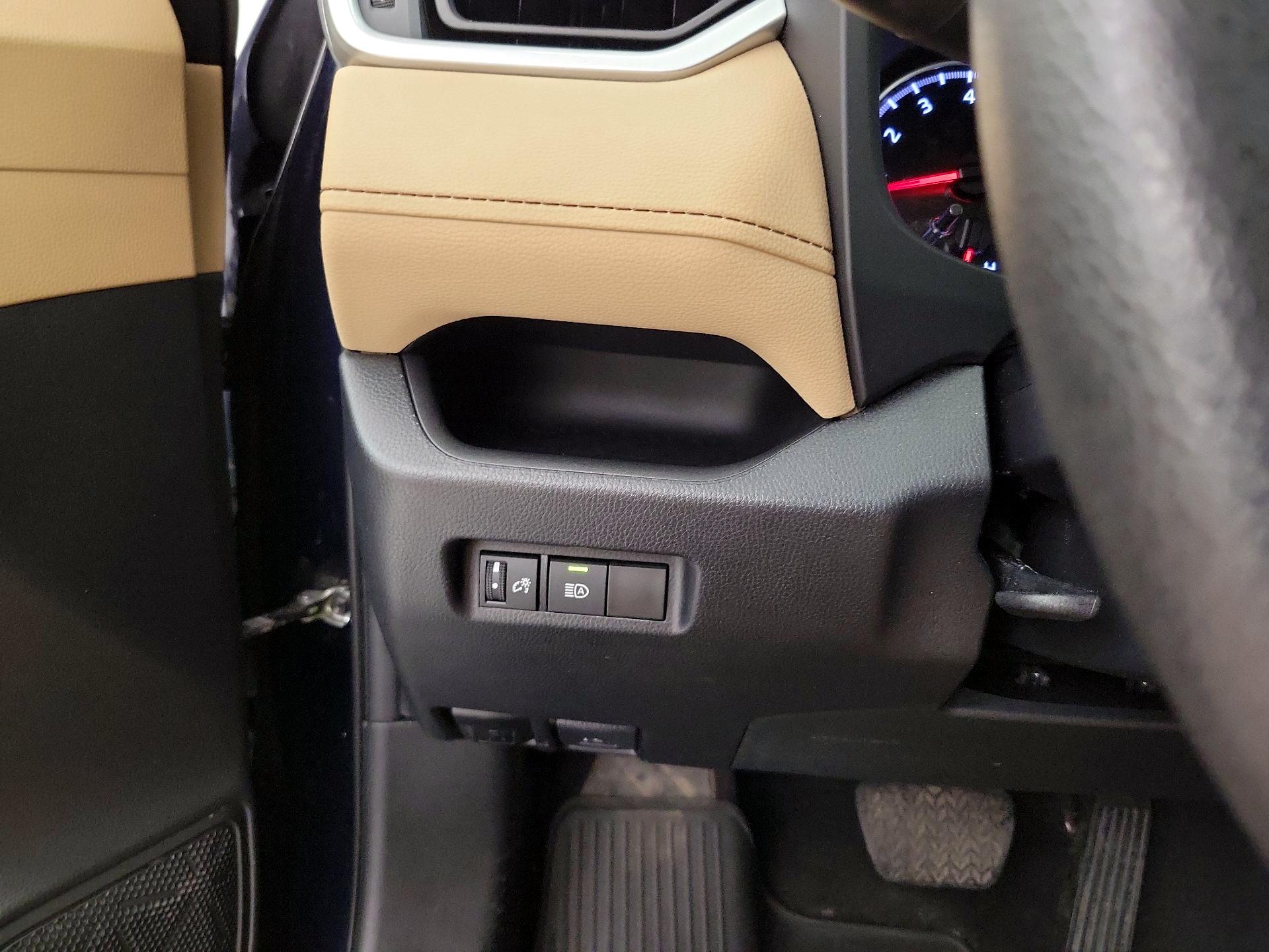 Thumbnail: 2022 Toyota RAV4 - 13