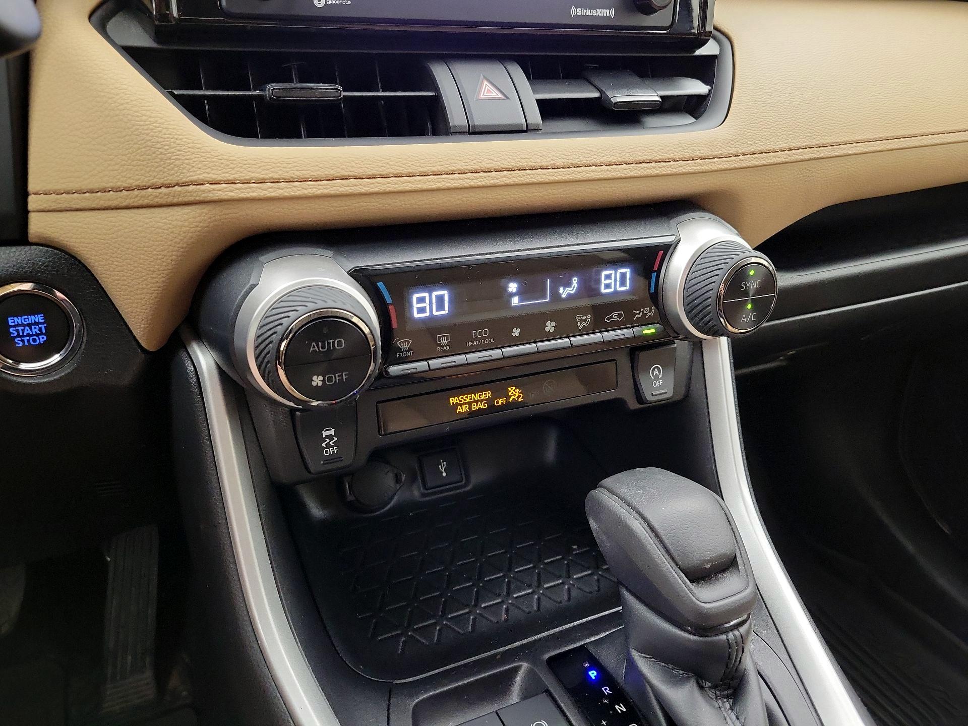 Thumbnail: 2022 Toyota RAV4 - 16