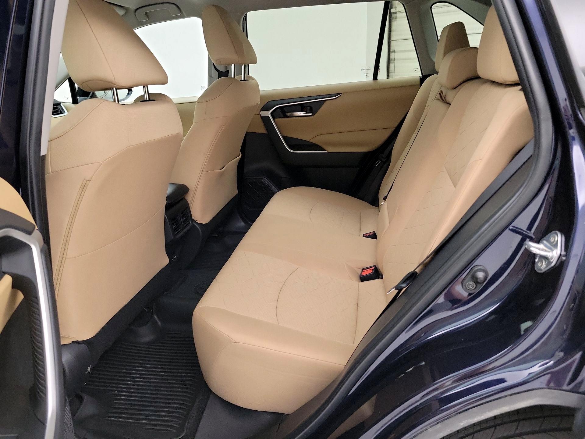 Thumbnail: 2022 Toyota RAV4 - 19