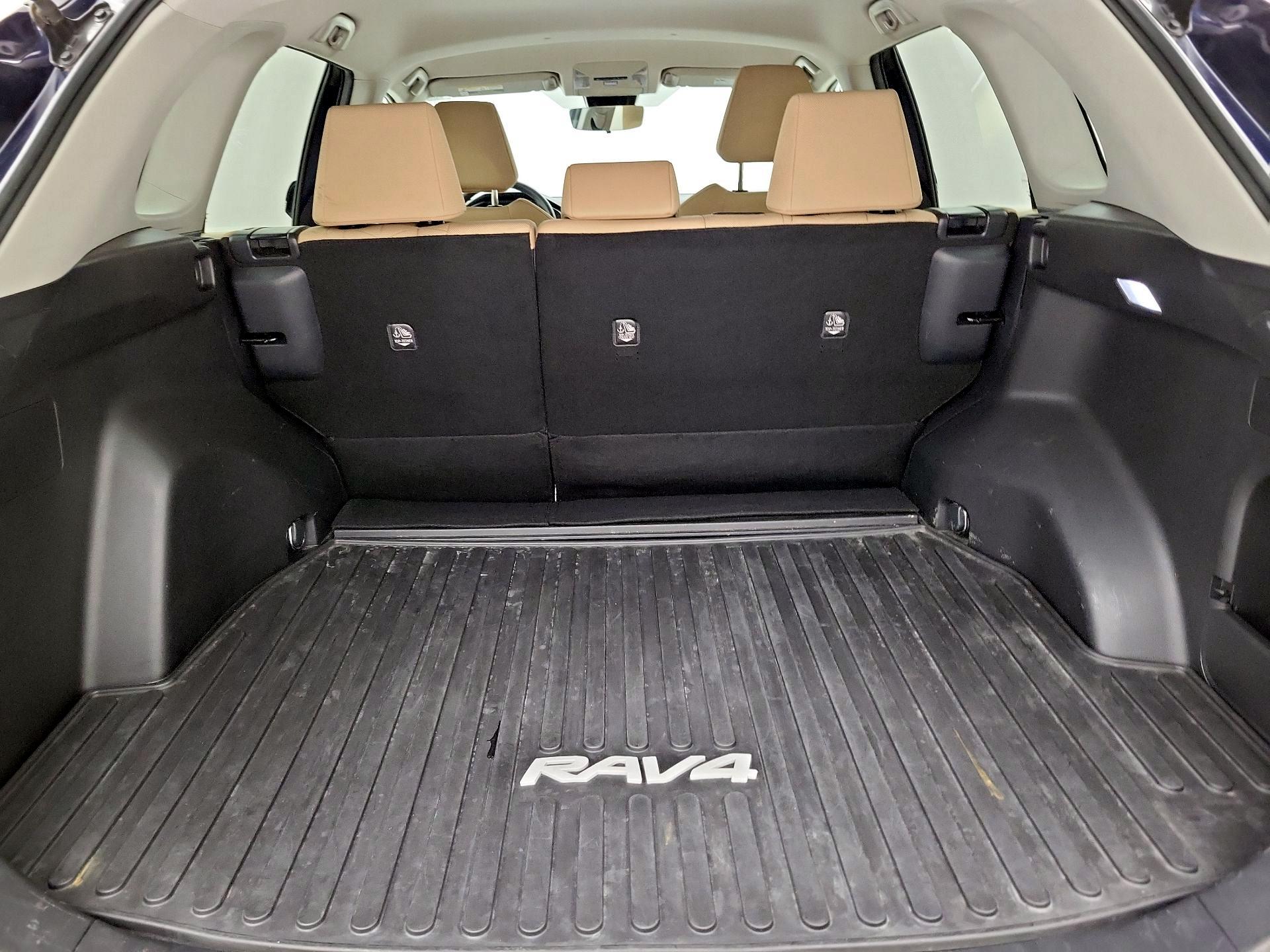 Thumbnail: 2022 Toyota RAV4 - 20