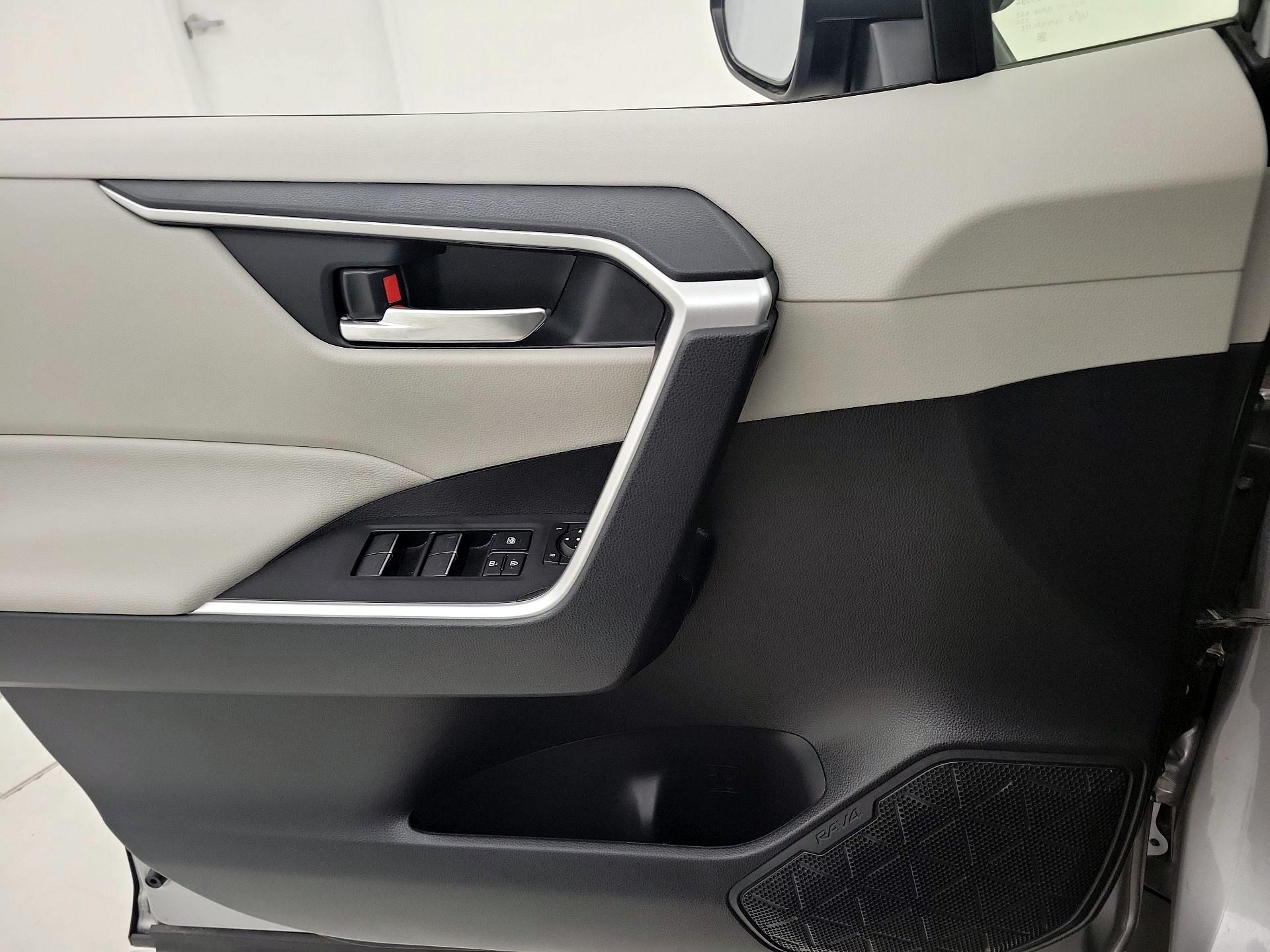 Thumbnail: 2024 Toyota RAV4 - 12
