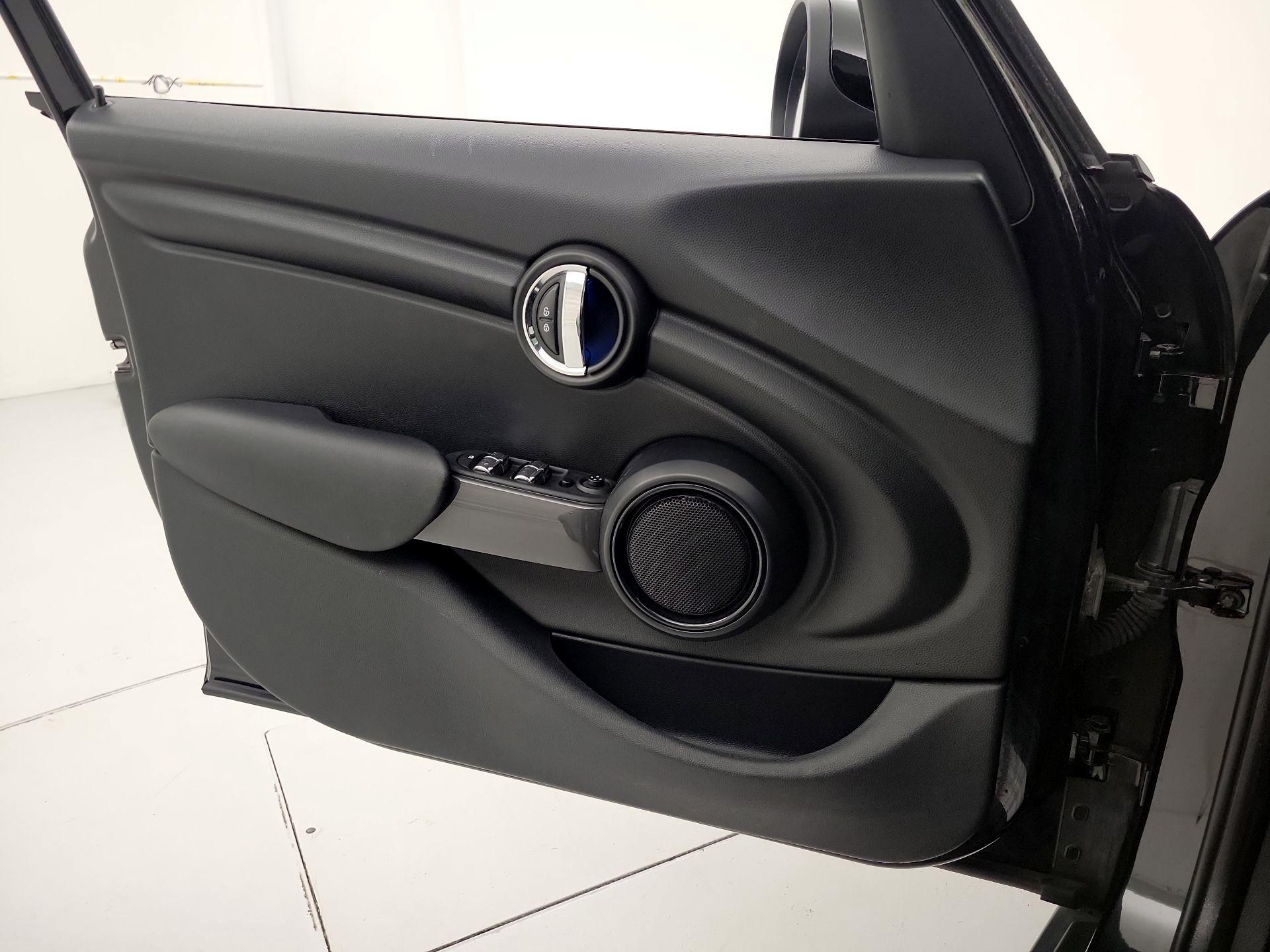 Thumbnail: 2019 MINI Cooper Hardtop - 12