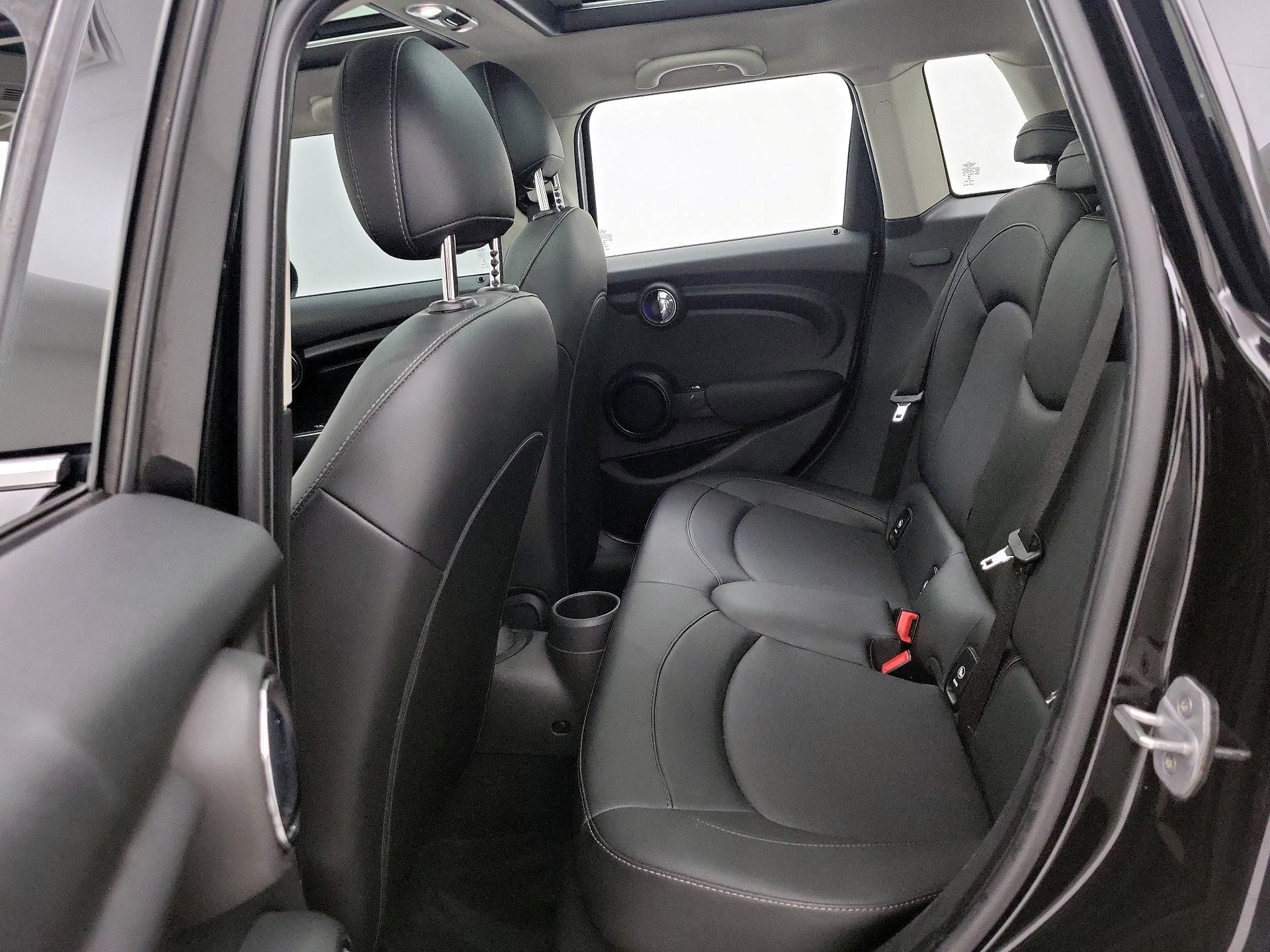 Thumbnail: 2019 MINI Cooper Hardtop - 20