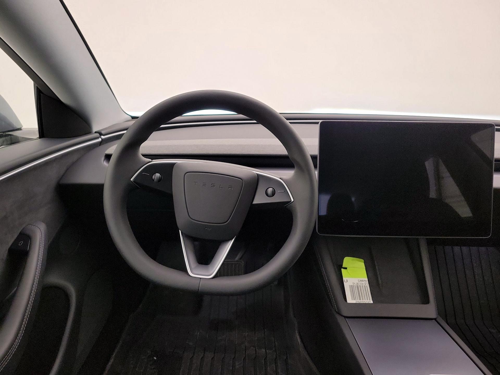 Thumbnail: 2025 Tesla Model 3 - 10