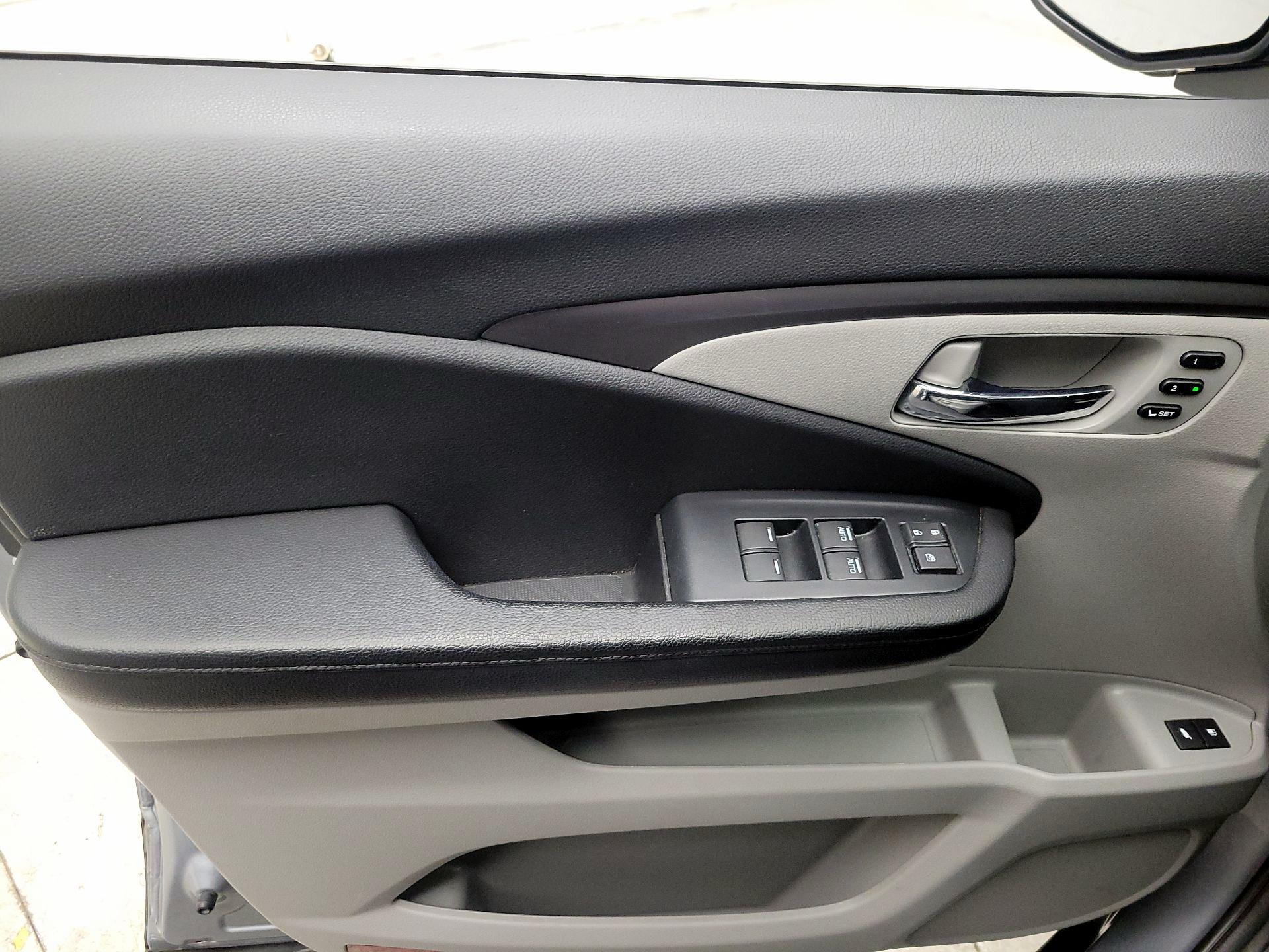 Thumbnail: 2020 Honda Pilot - 12