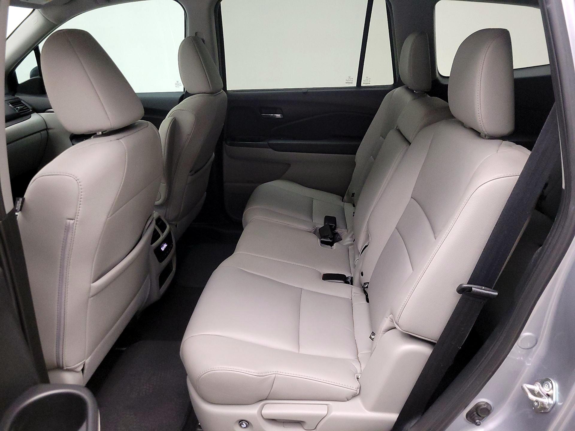 Thumbnail: 2020 Honda Pilot - 20