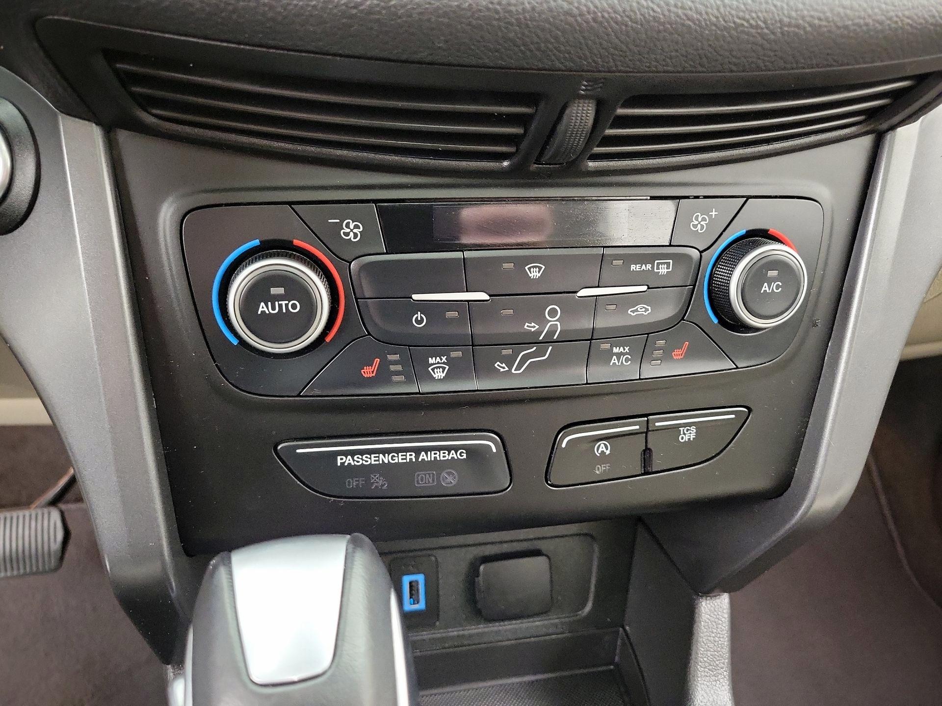 Thumbnail: 2019 Ford Escape - 16