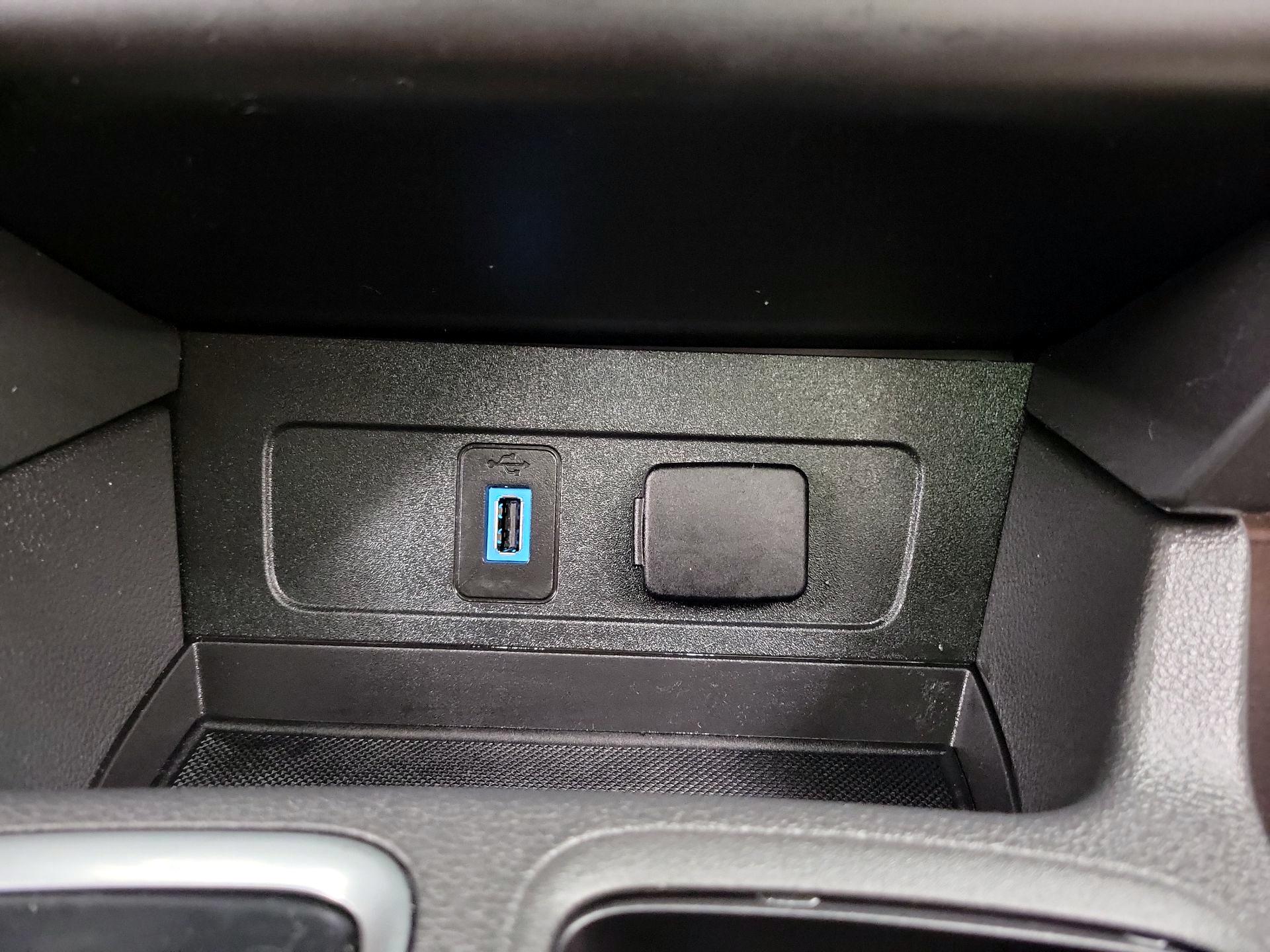 Thumbnail: 2019 Ford Escape - 18