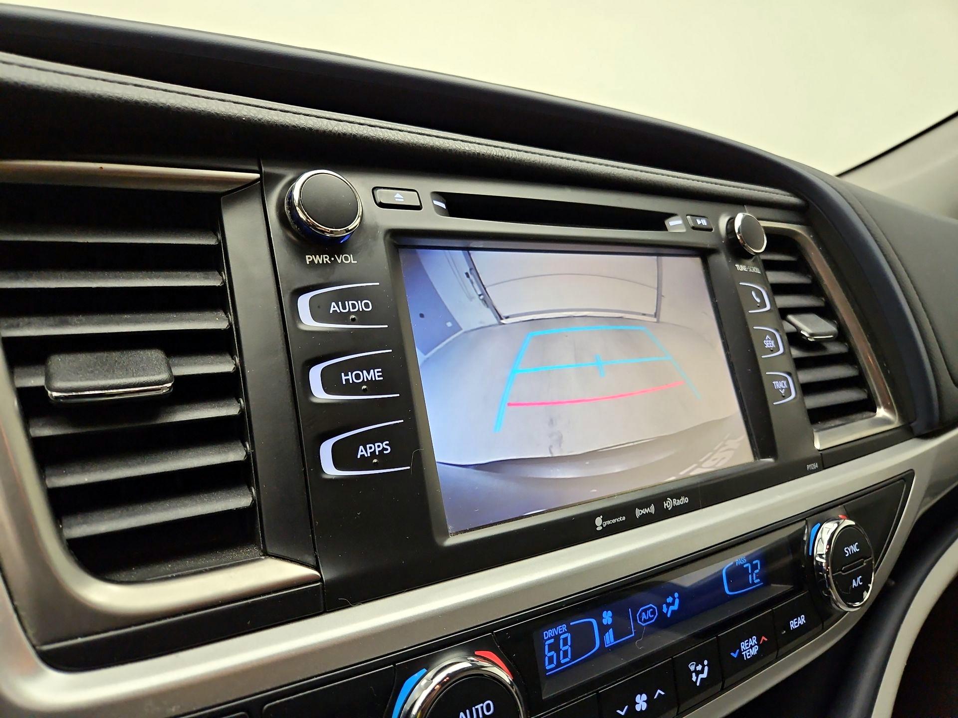 Thumbnail: 2016 Toyota Highlander - 14