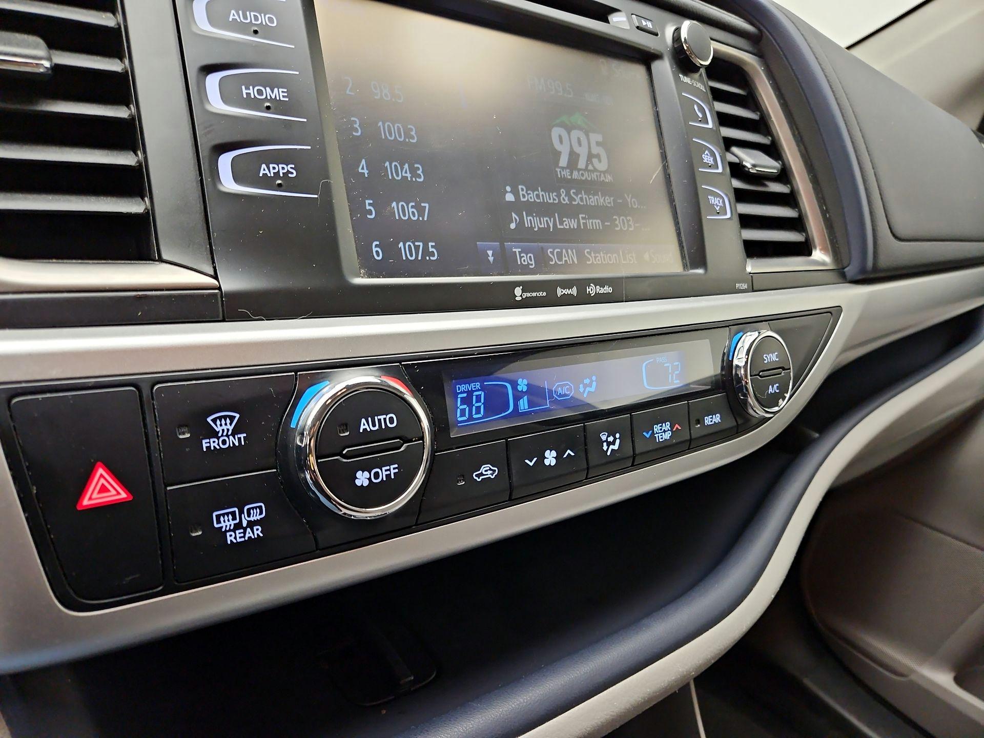 Thumbnail: 2016 Toyota Highlander - 16