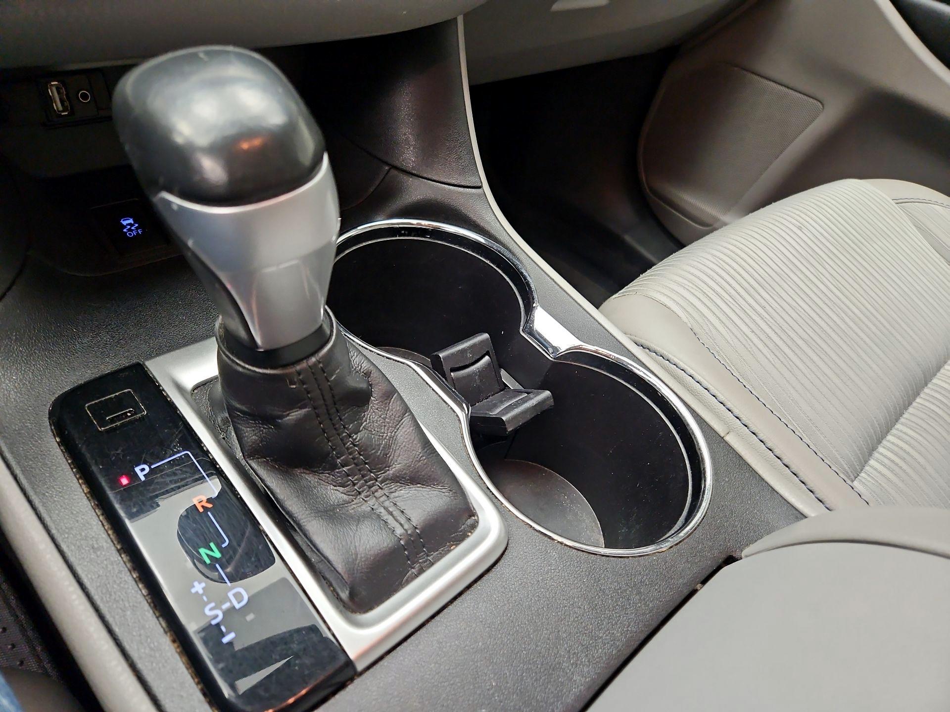 Thumbnail: 2016 Toyota Highlander - 17