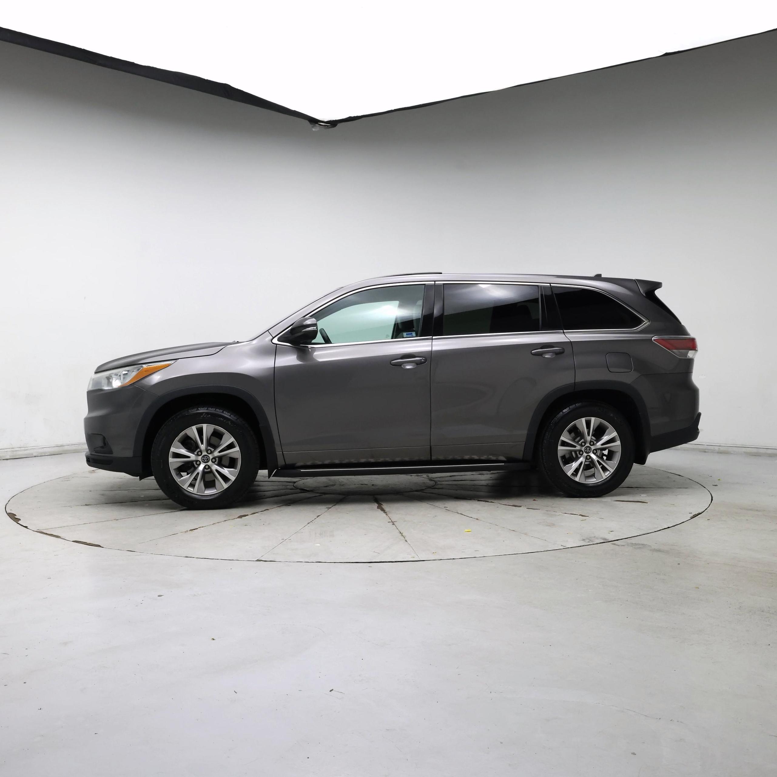Thumbnail: 2016 Toyota Highlander - 3