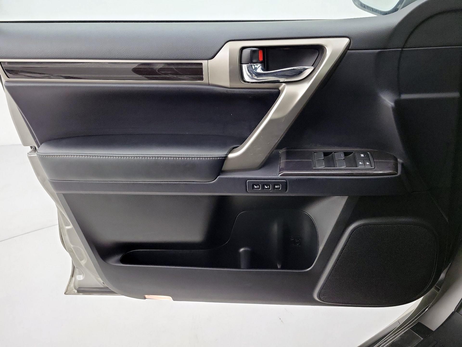 Thumbnail: 2021 Lexus GX - 12