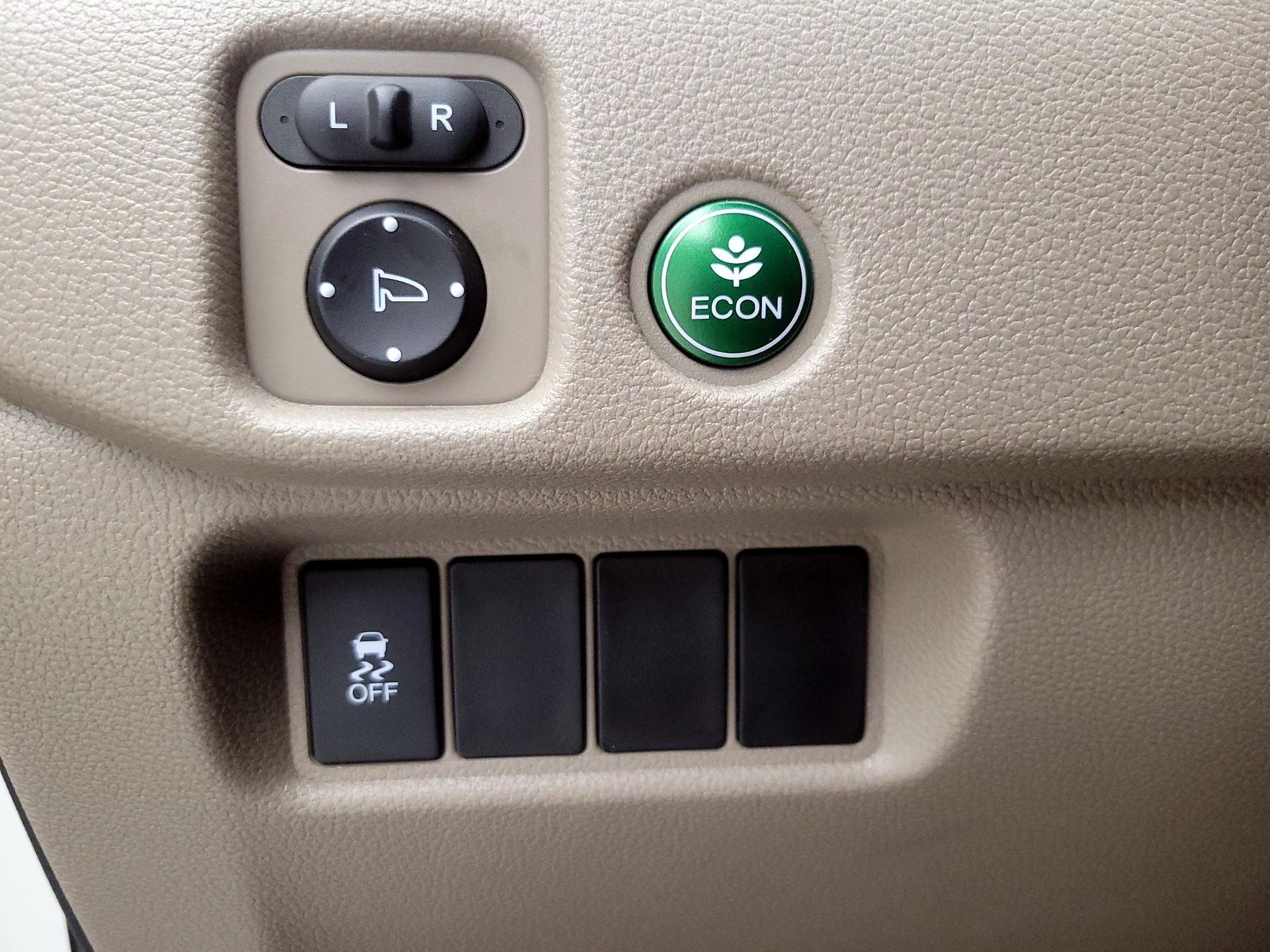 Thumbnail: 2016 Honda Pilot - 13