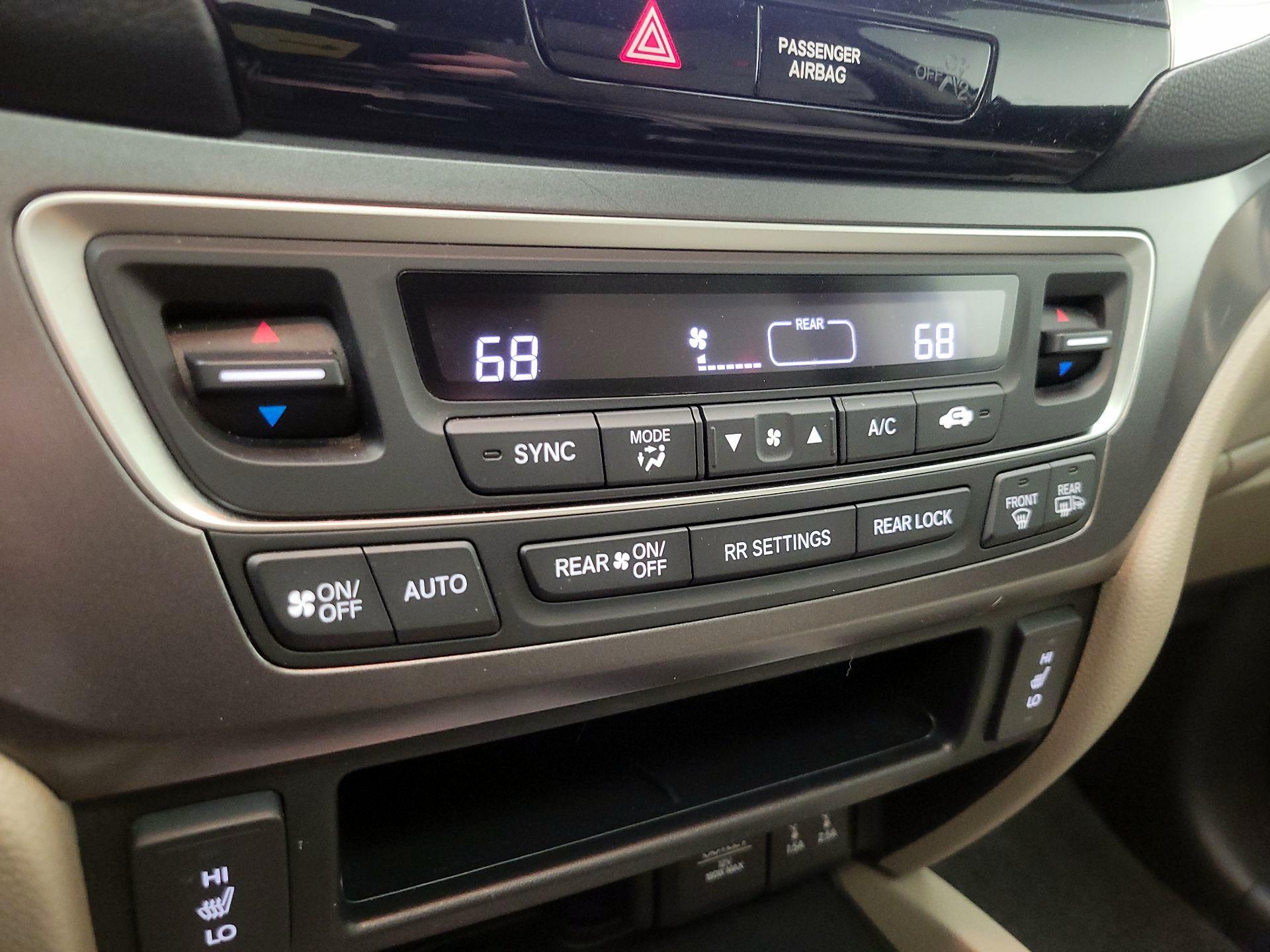 Thumbnail: 2016 Honda Pilot - 16