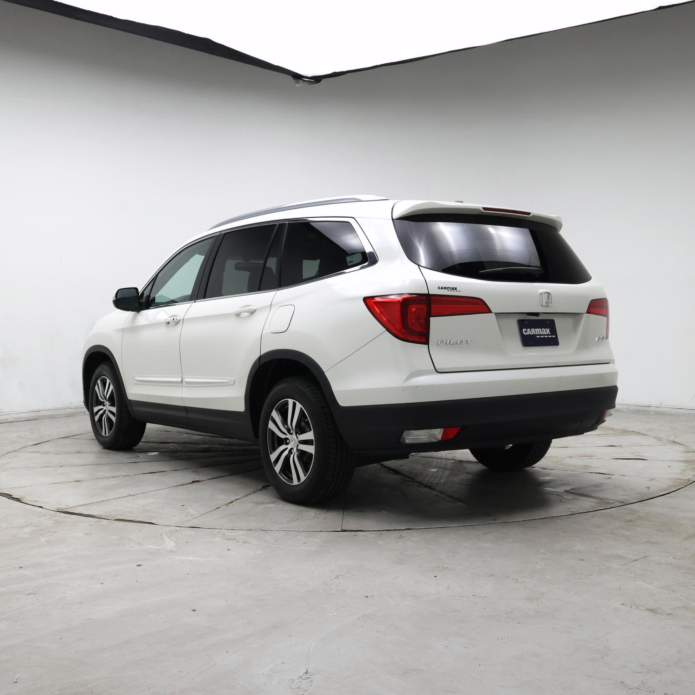 Thumbnail: 2016 Honda Pilot - 2