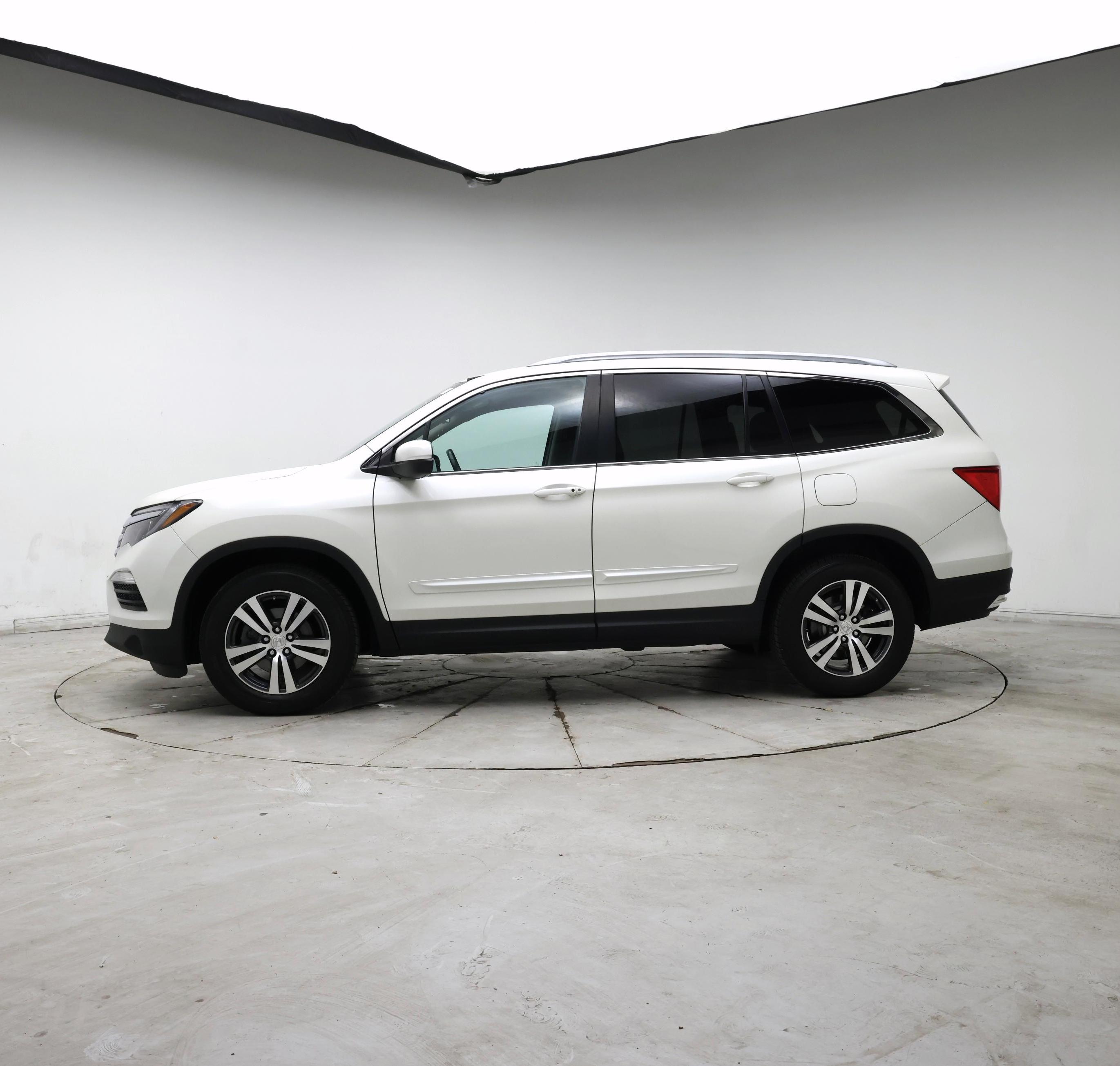 Thumbnail: 2016 Honda Pilot - 3