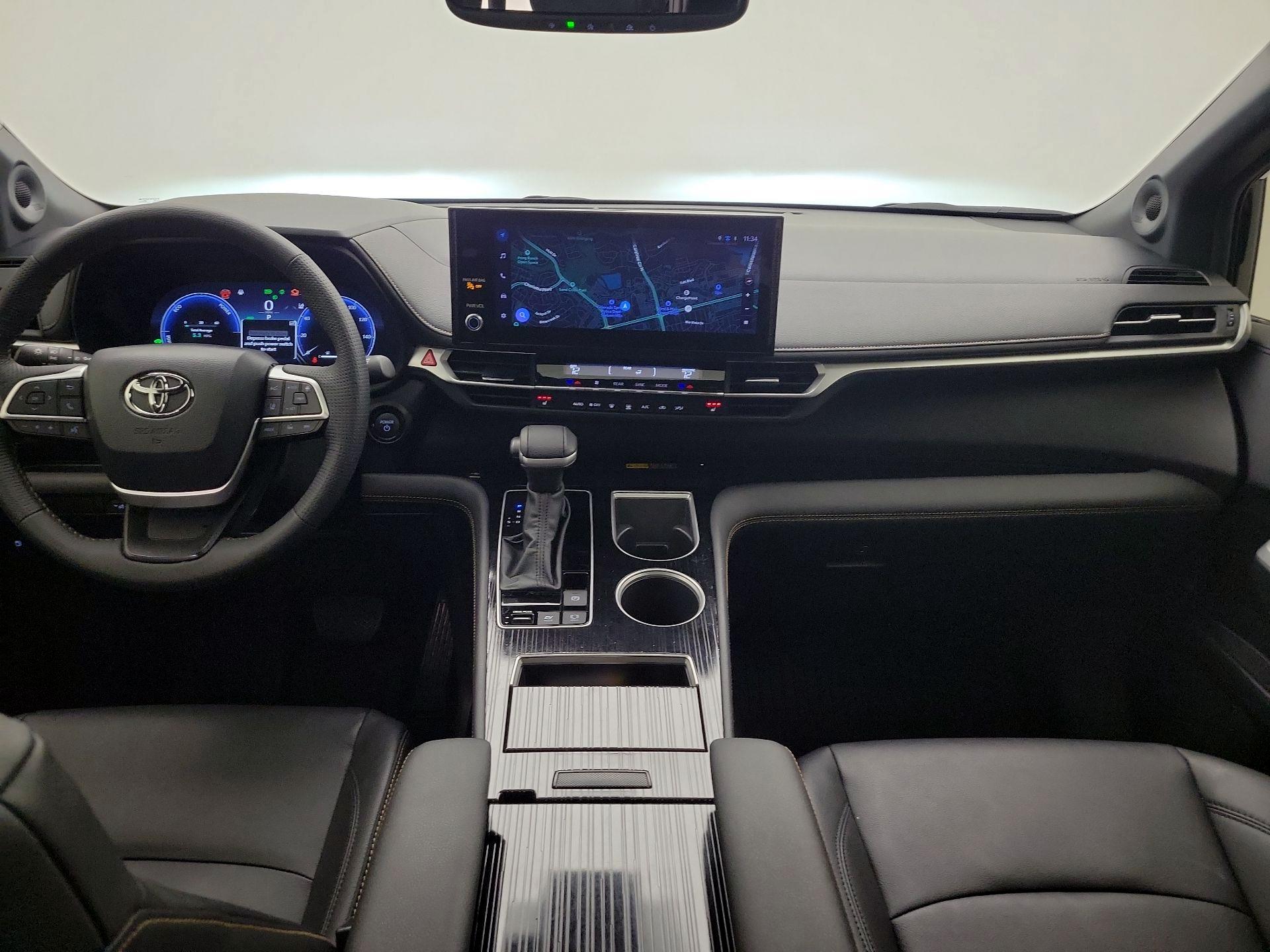 Thumbnail: 2025 Toyota Sienna - 9