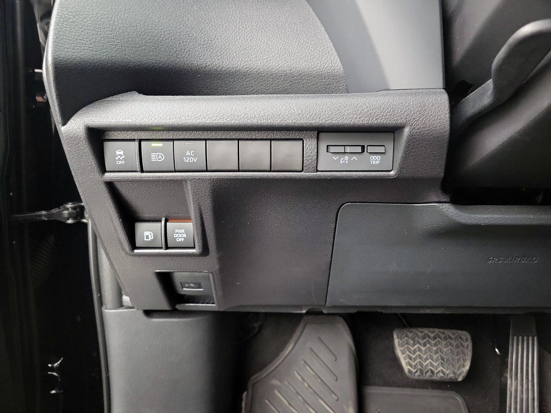 Thumbnail: 2025 Toyota Sienna - 13