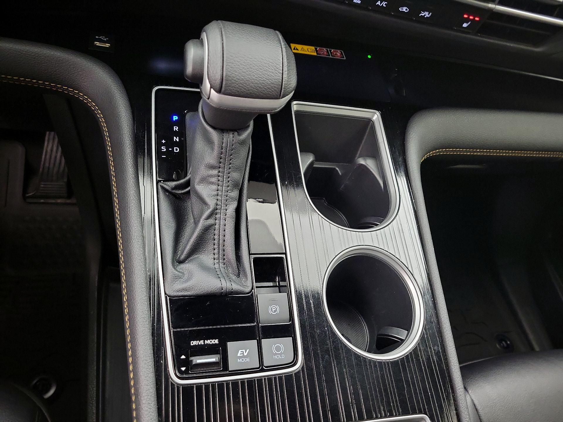 Thumbnail: 2025 Toyota Sienna - 18