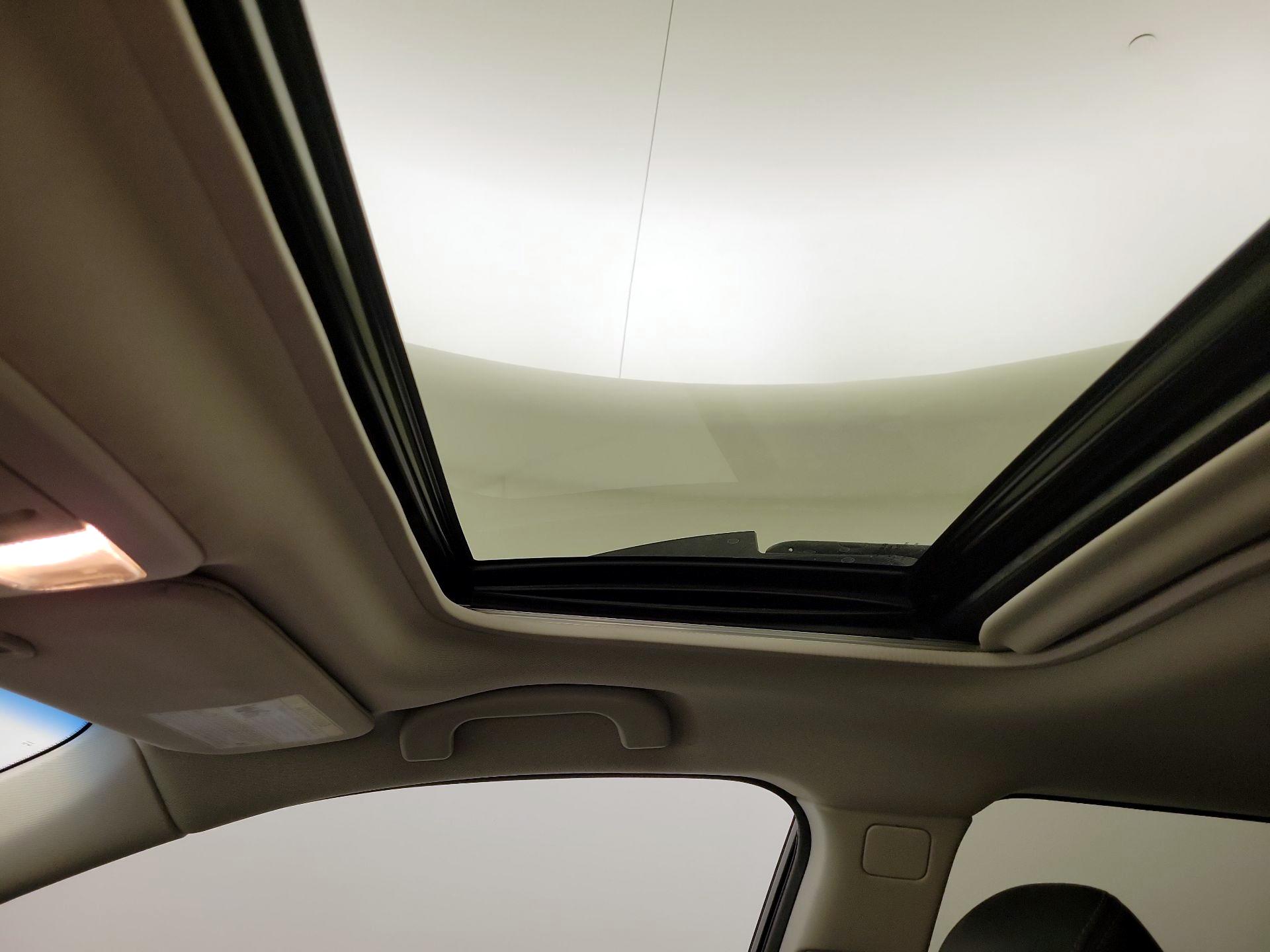 Thumbnail: 2017 Subaru Outback - 18