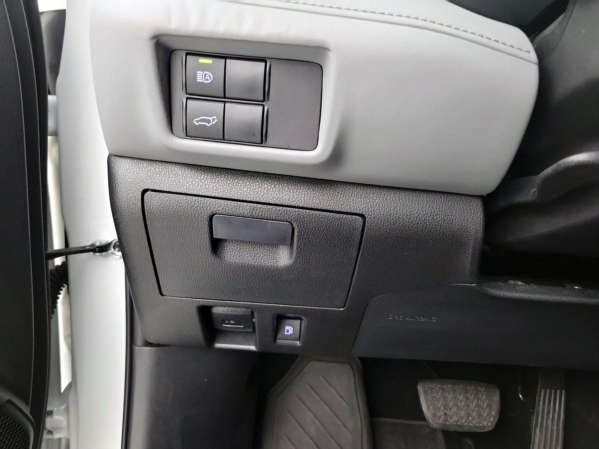 Thumbnail: 2022 Toyota Highlander - 13